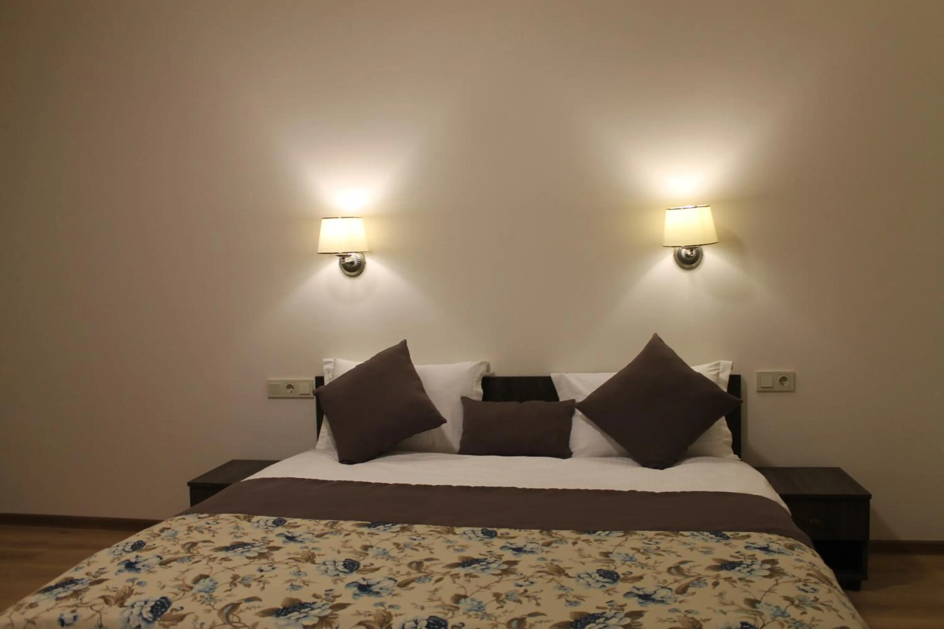 Photo of the whole room, Bed in Non-stop hotel