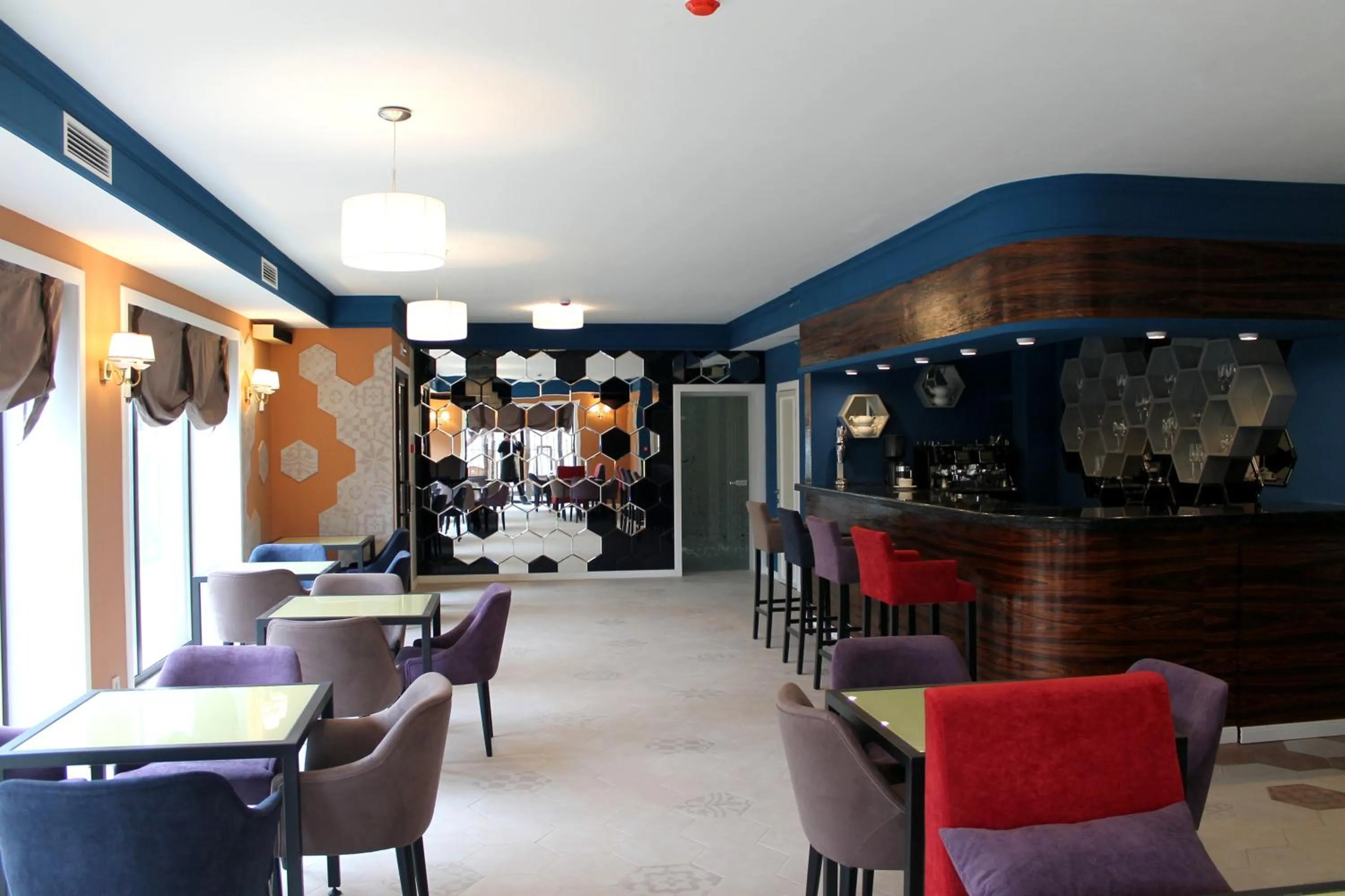 Food and drinks in Non-stop hotel