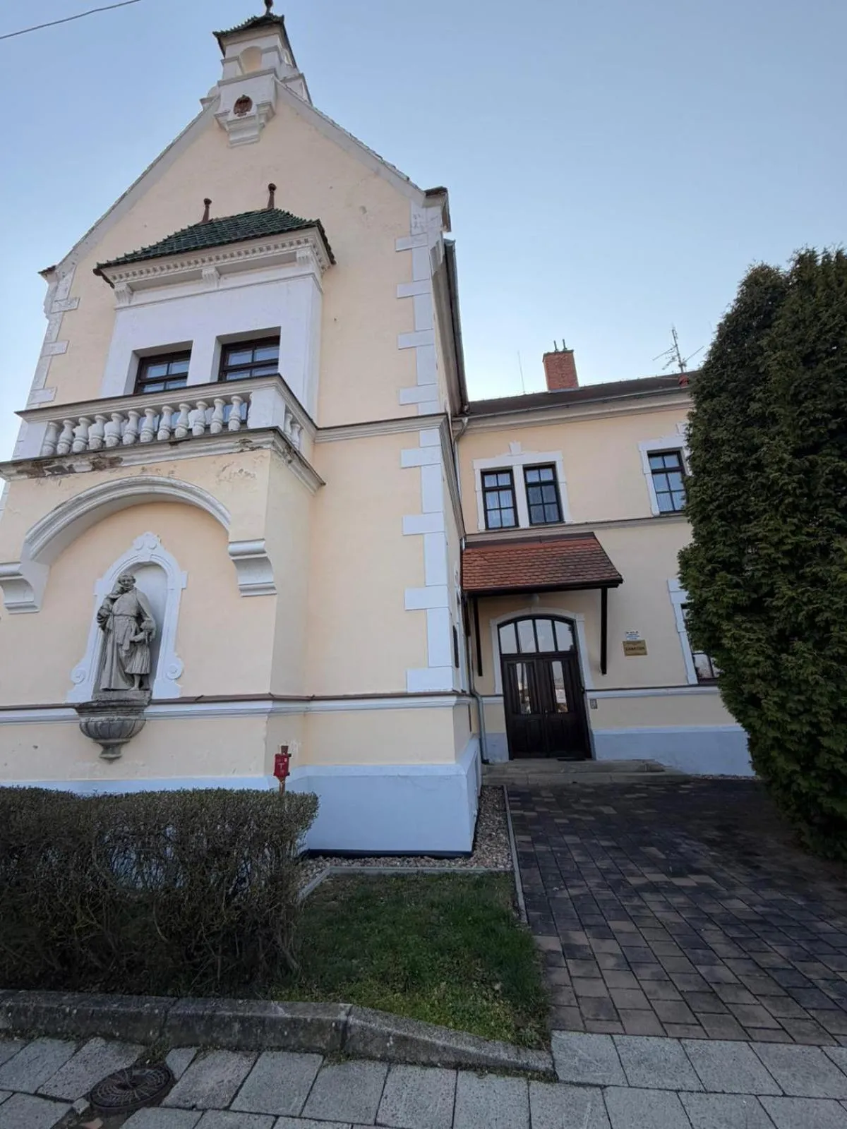 Property building in Koleje Zámeček