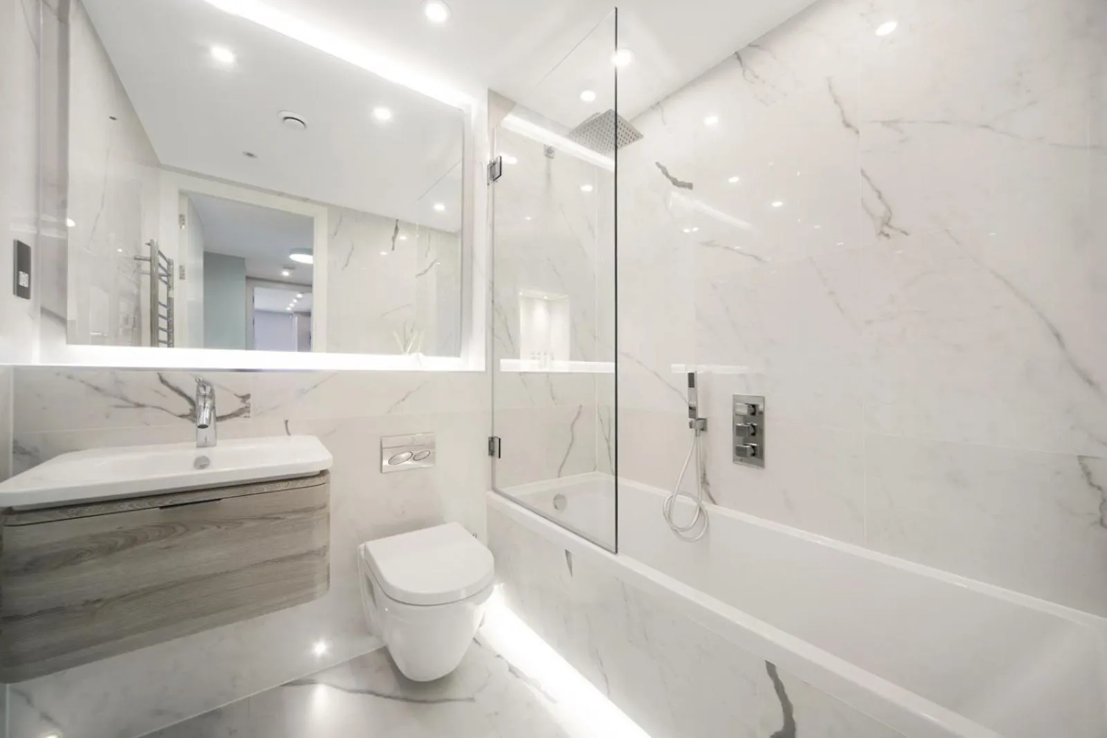 Bathroom in Lux Apartments in Fulham