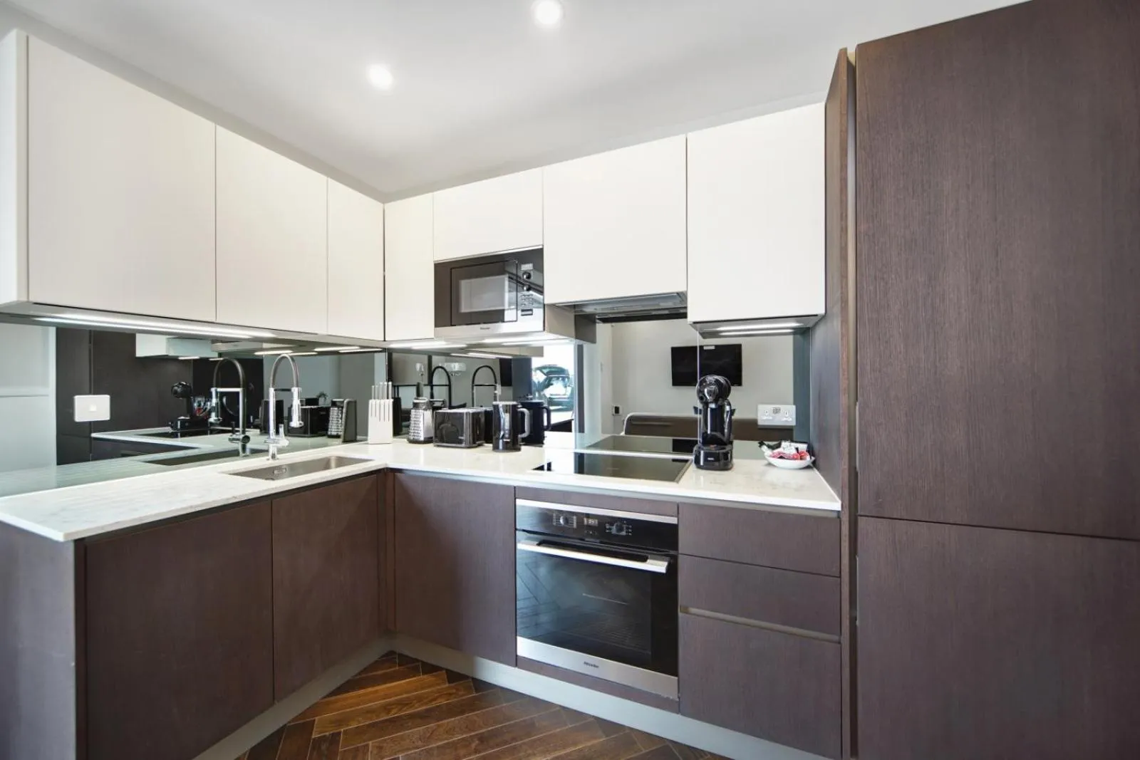 Kitchen or kitchenette in Lux Apartments in Fulham