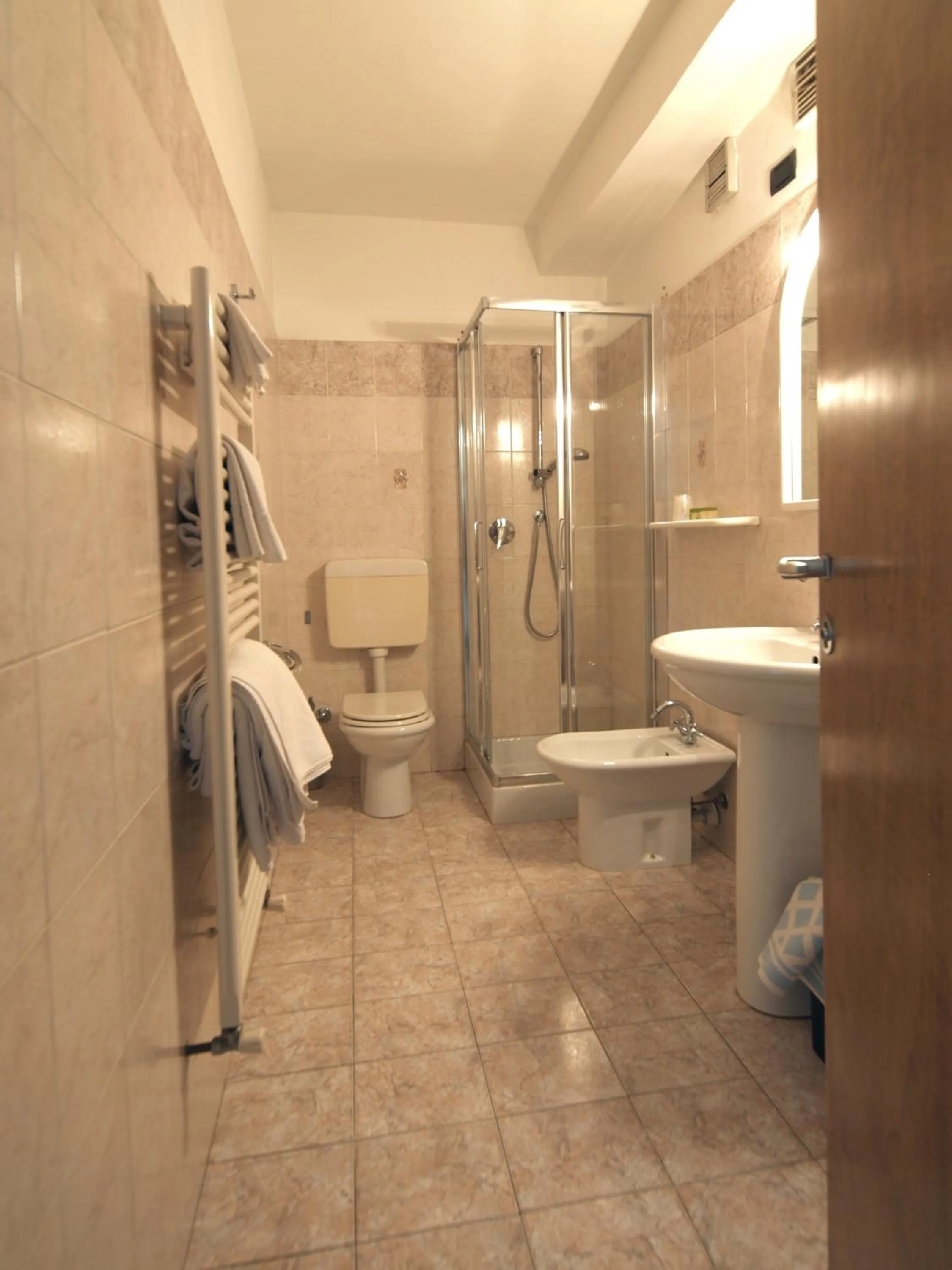 Shower in Albergo Nazionale