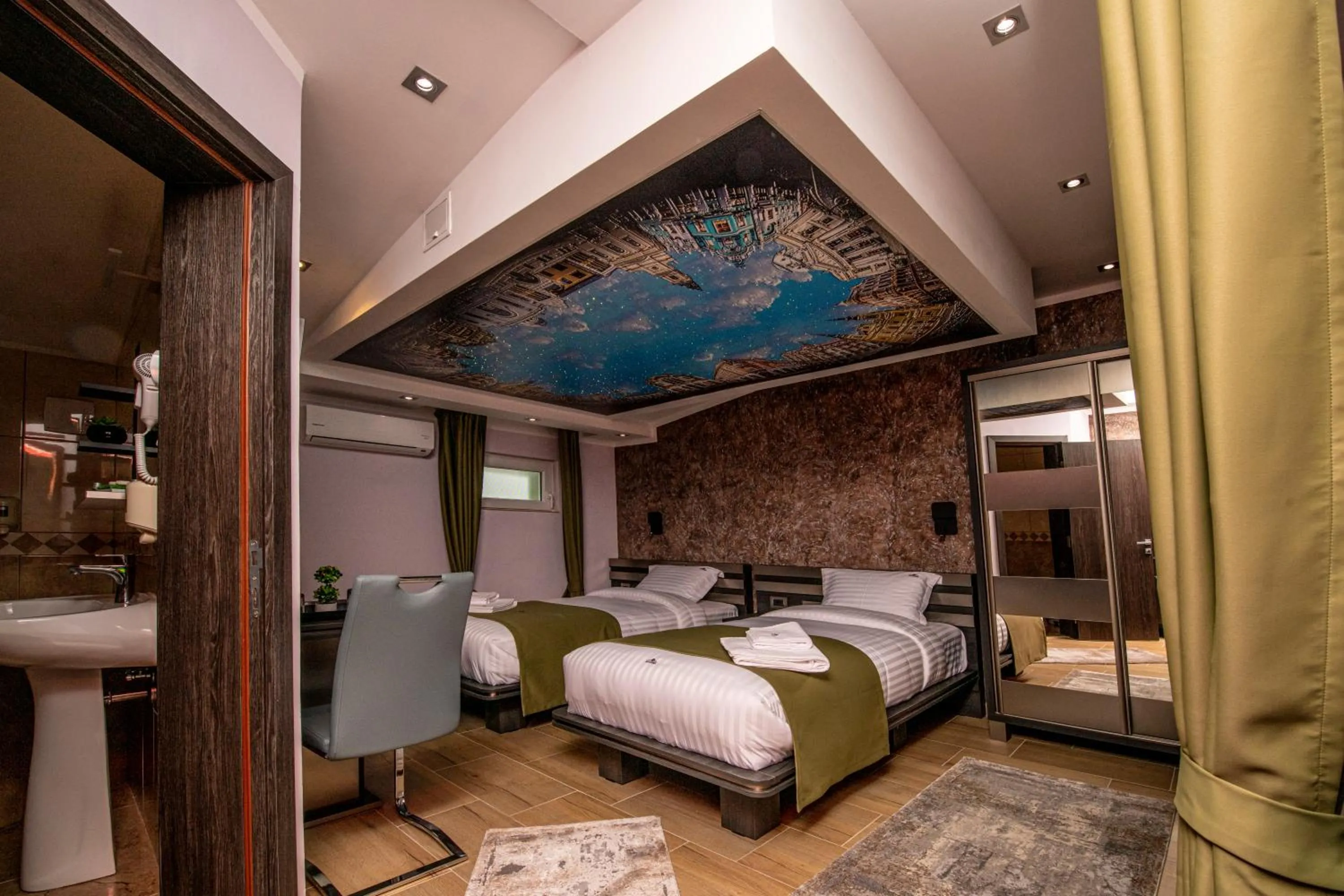 Standard Twin Room in Hotel Novotheos