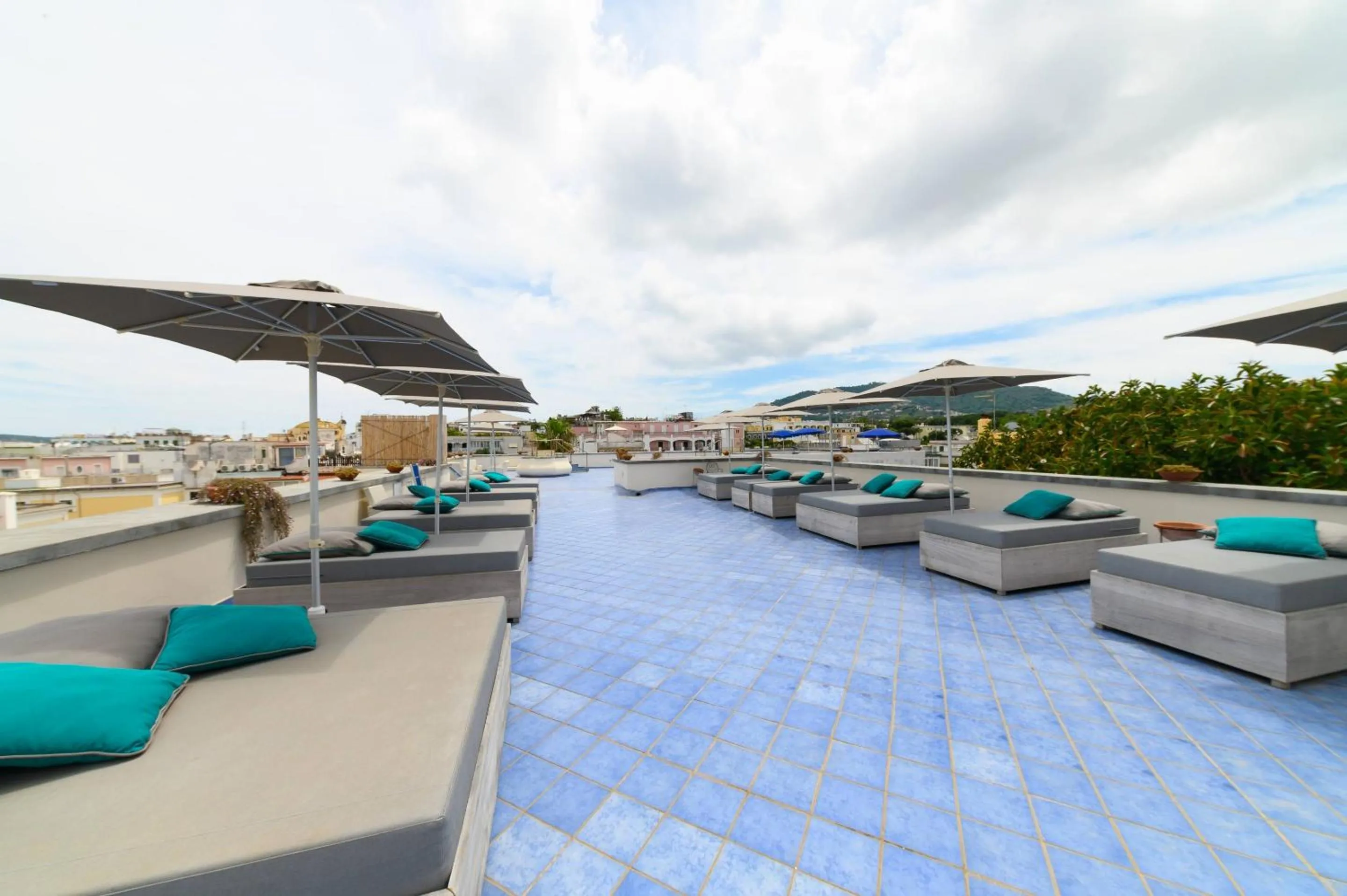 Solarium in Hotel Terme Oriente - Beach & SPA