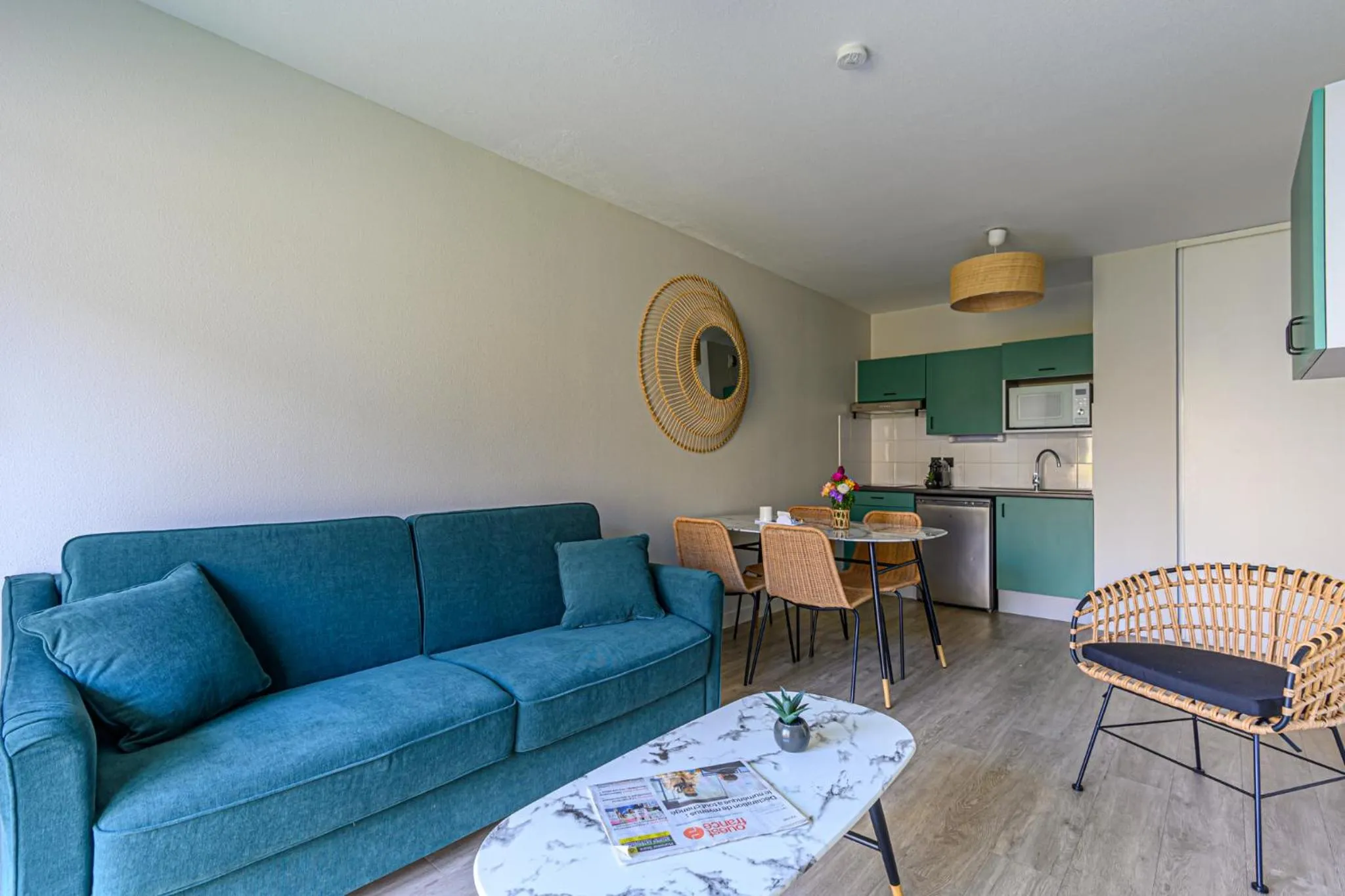 Living room in Appart Hôtel Le Liberté Vannes Centre-Ville