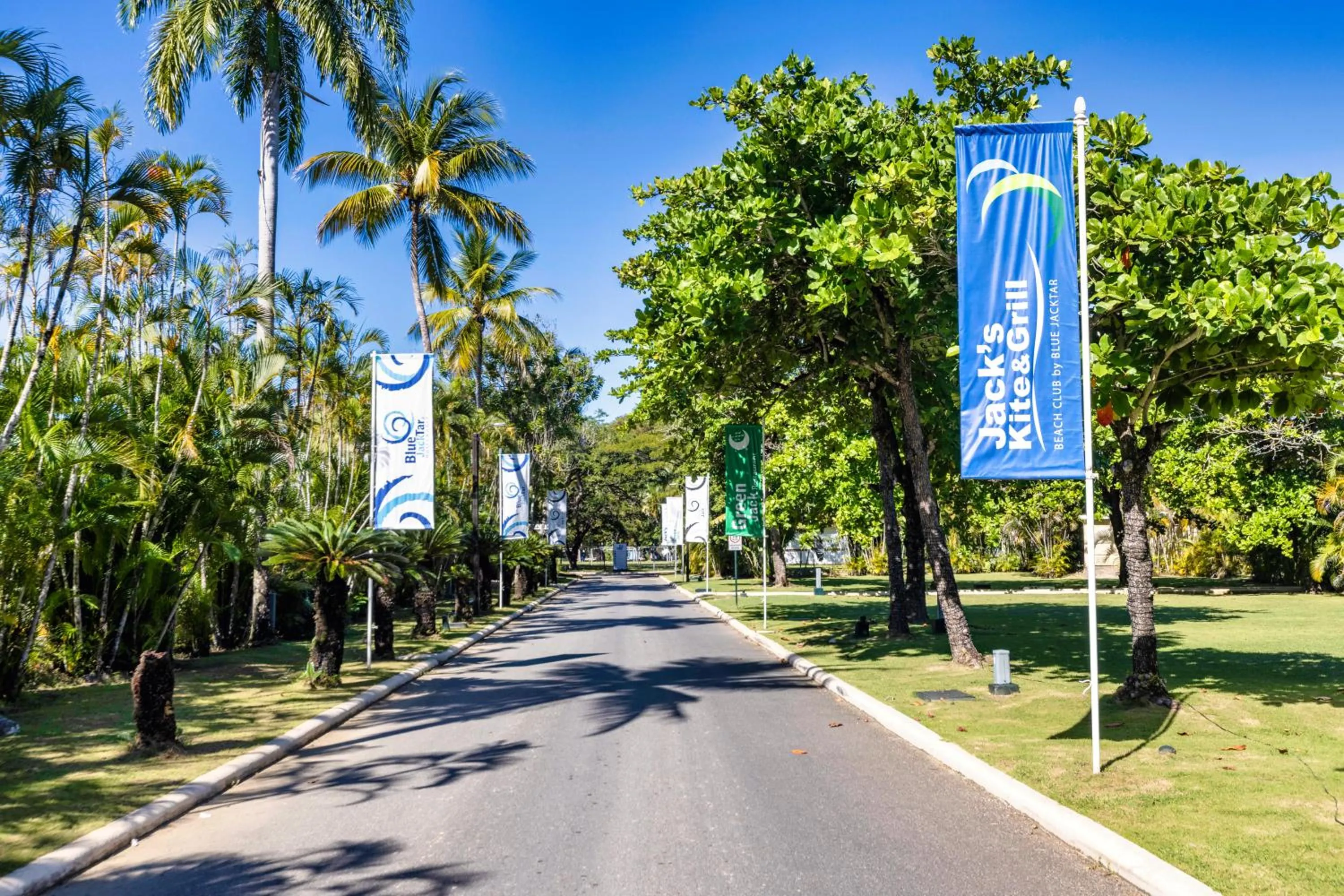Facade/entrance in Blue JackTar