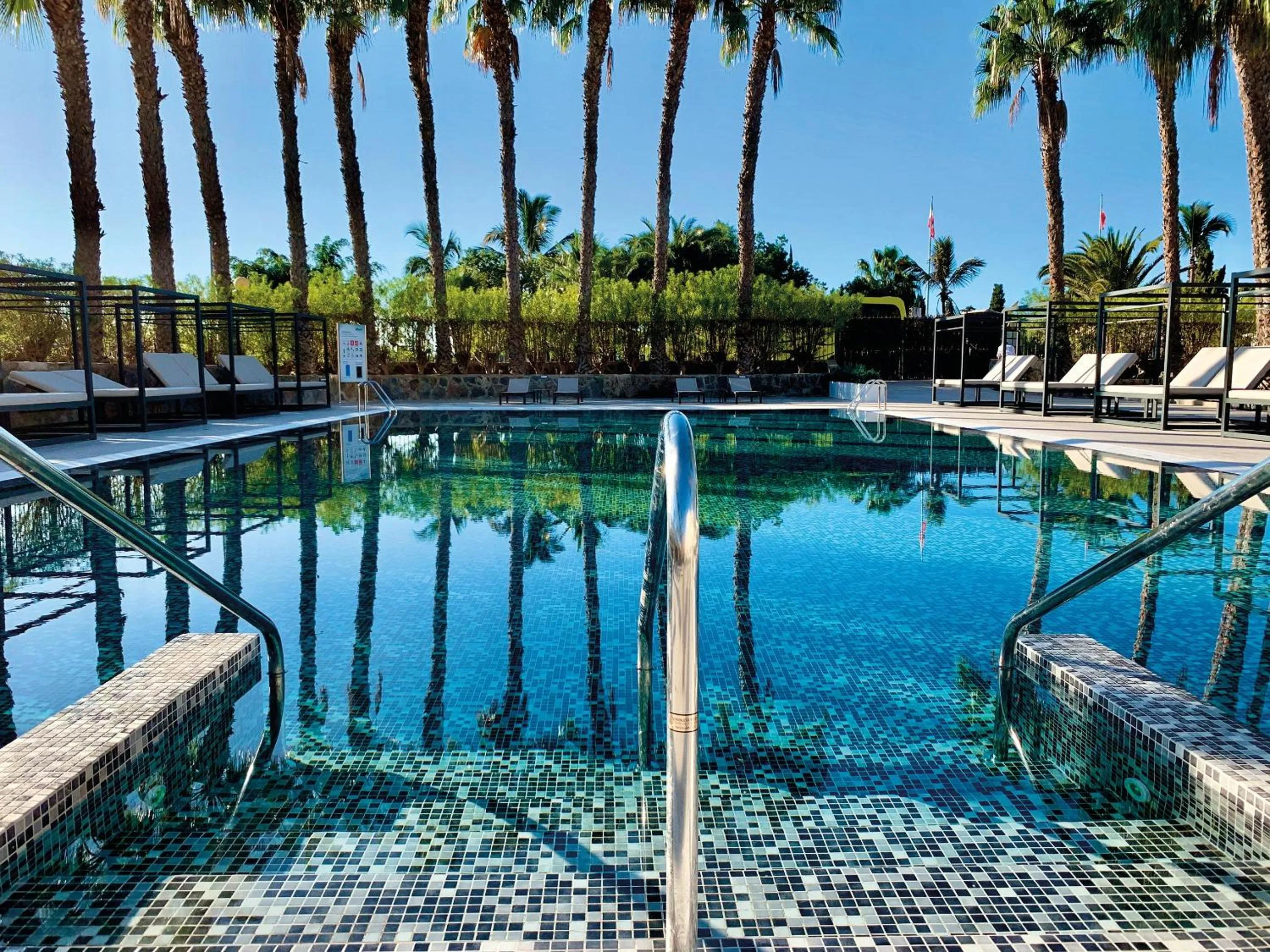 Swimming pool in Tabaiba Princess