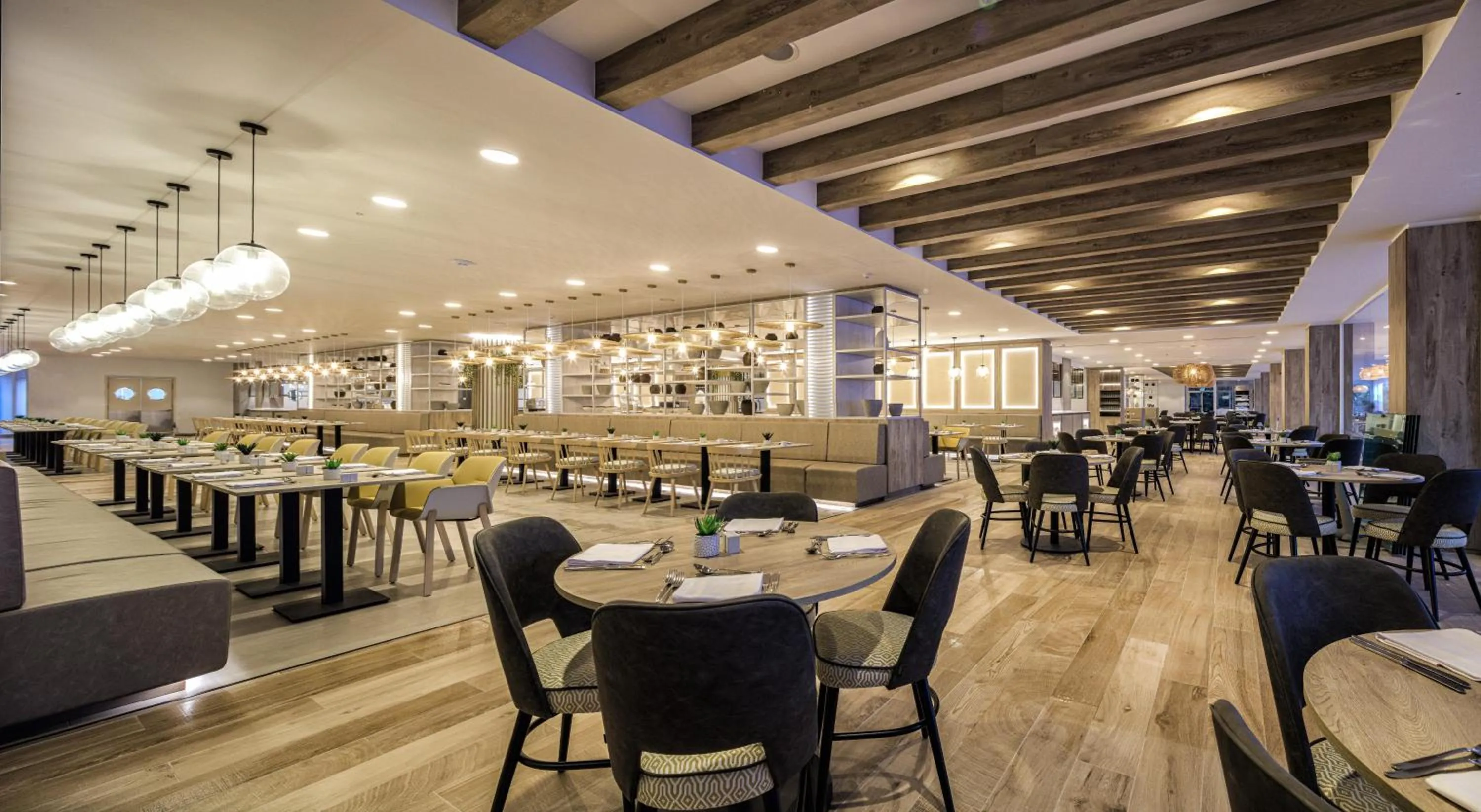 Restaurant/places to eat in Tabaiba Princess