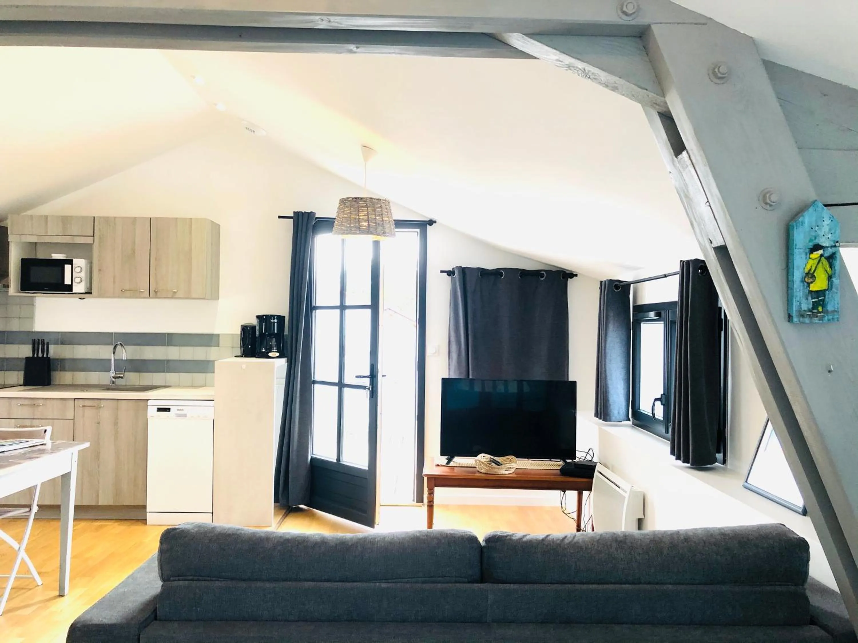 TV and multimedia in Clos des Aigrettes -6 Gîtes de charme et confort à 30m du Port de La Cotinière