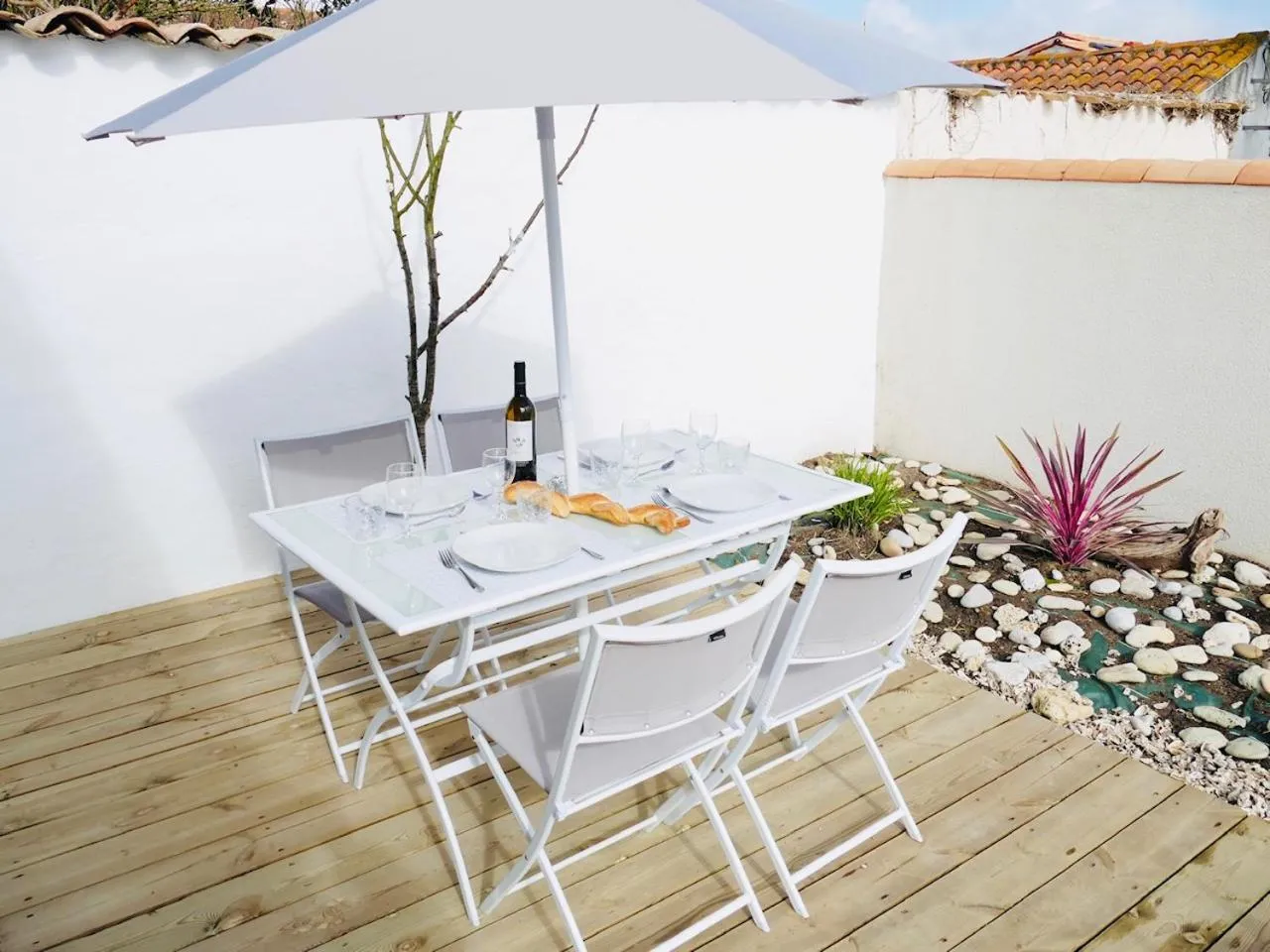 Spring in Clos des Aigrettes -6 Gîtes de charme et confort à 30m du Port de La Cotinière