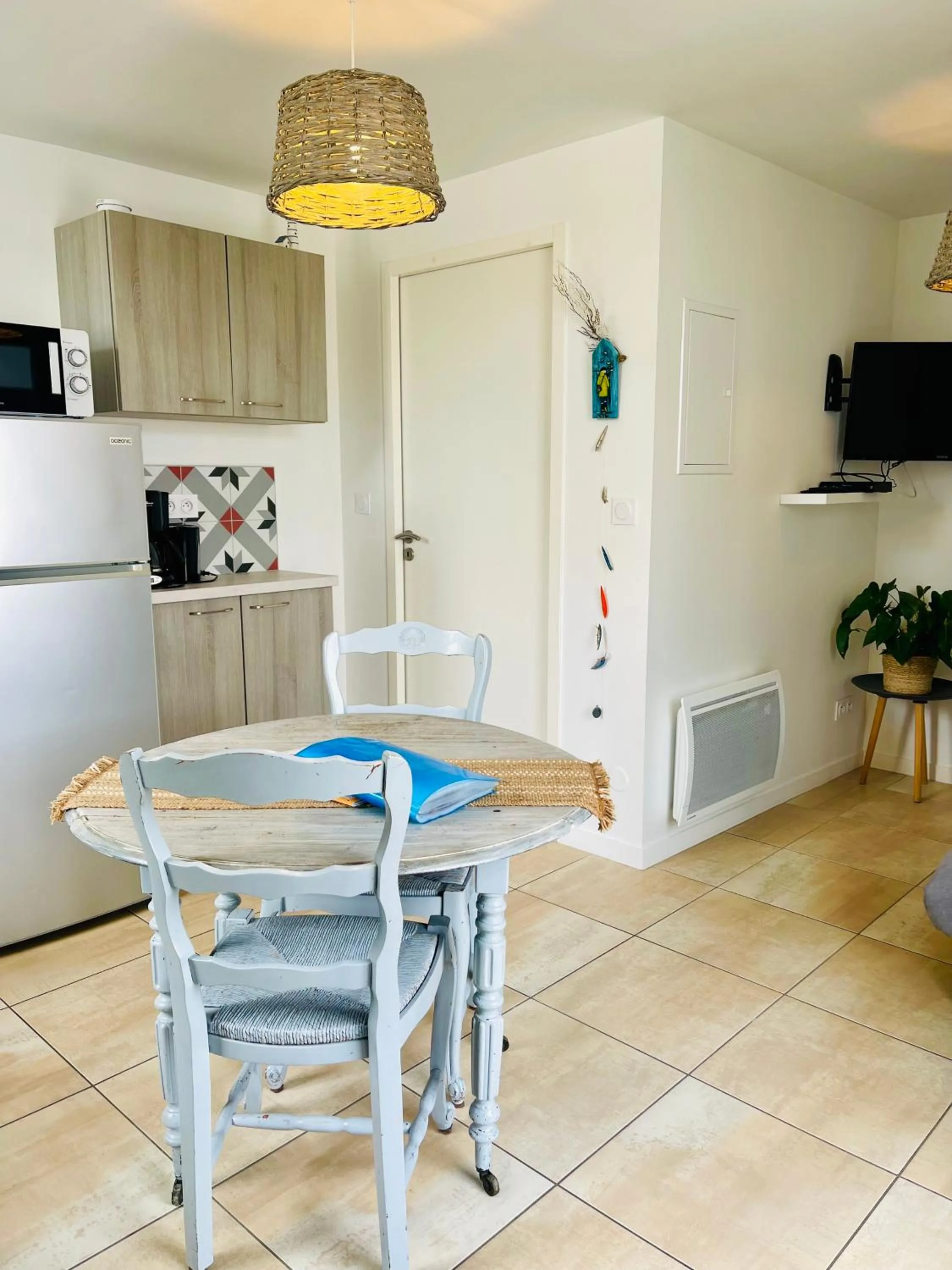 Living room in Clos des Aigrettes -6 Gîtes de charme et confort à 30m du Port de La Cotinière