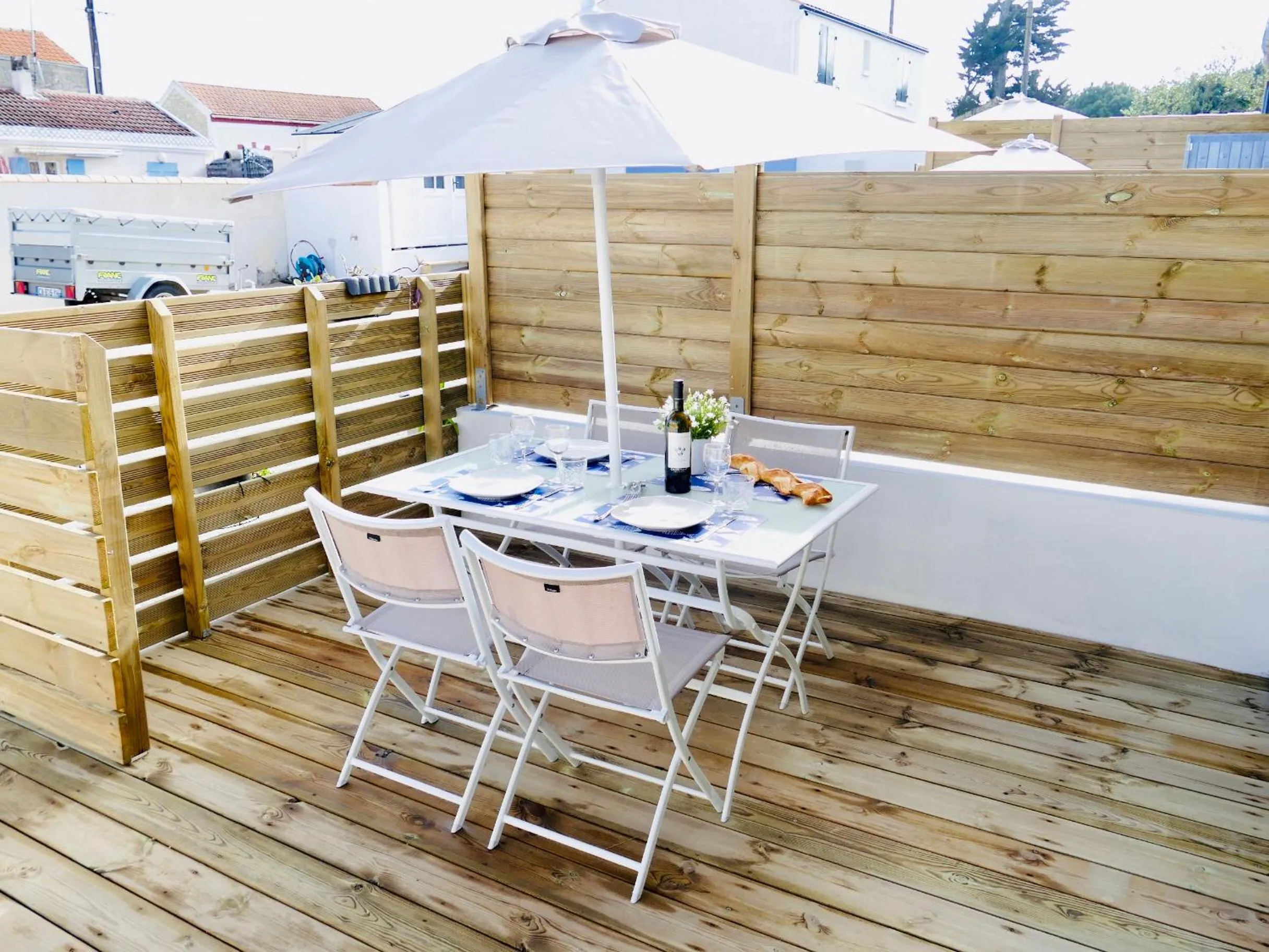 Dining area in Clos des Aigrettes -6 Gîtes de charme et confort à 30m du Port de La Cotinière