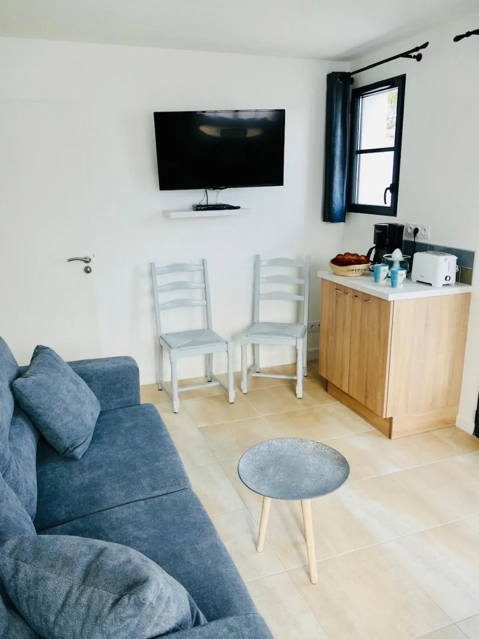 TV and multimedia in Clos des Aigrettes -6 Gîtes de charme et confort à 30m du Port de La Cotinière