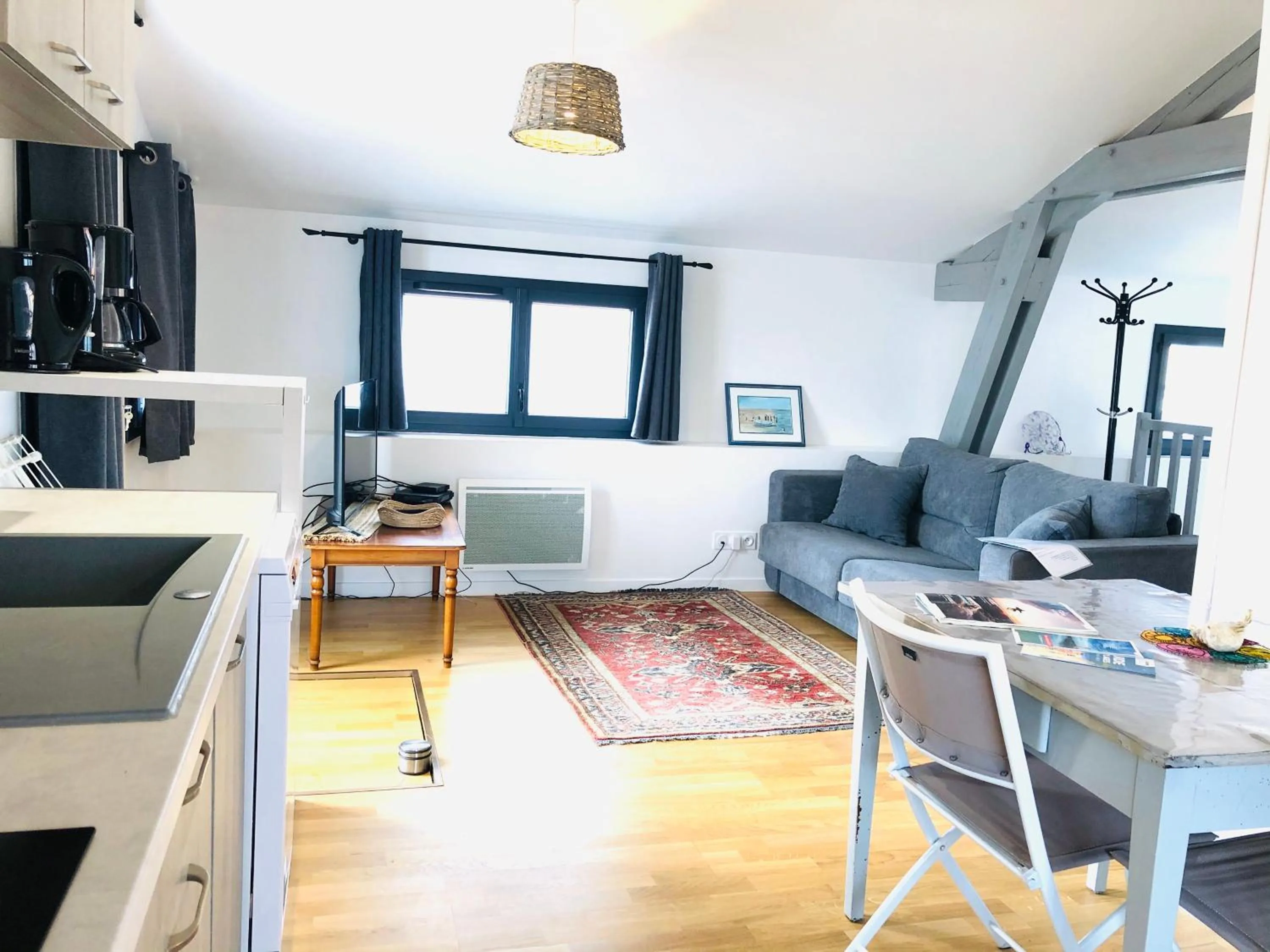 TV and multimedia in Clos des Aigrettes -6 Gîtes de charme et confort à 30m du Port de La Cotinière