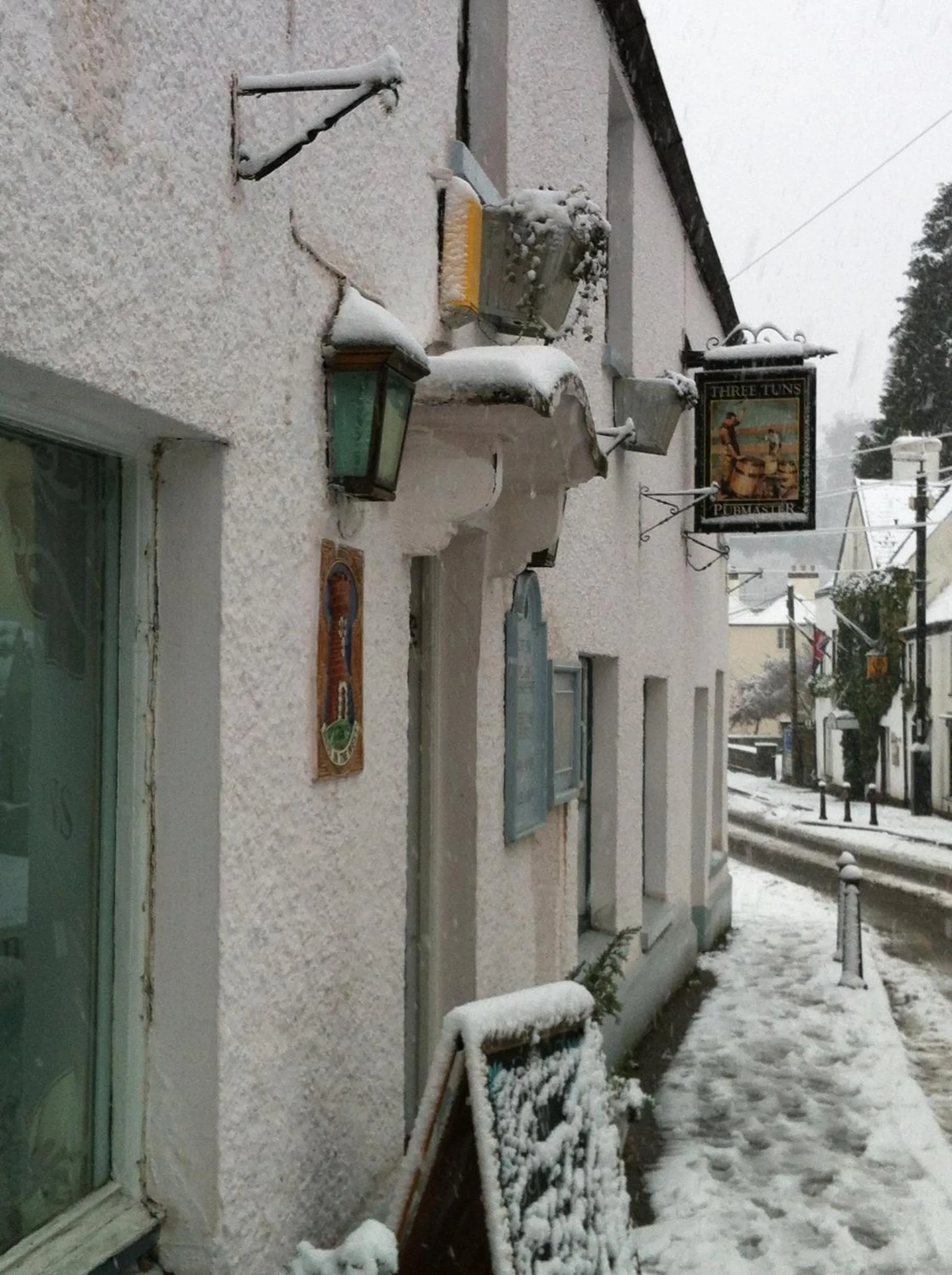 Facade/entrance in The Three Tuns