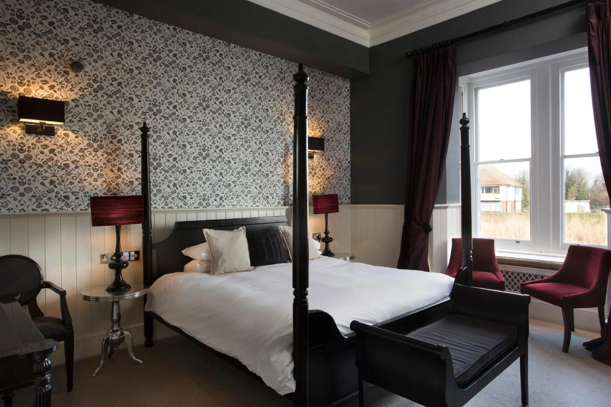 Bedroom, Bed in The Bell Hotel