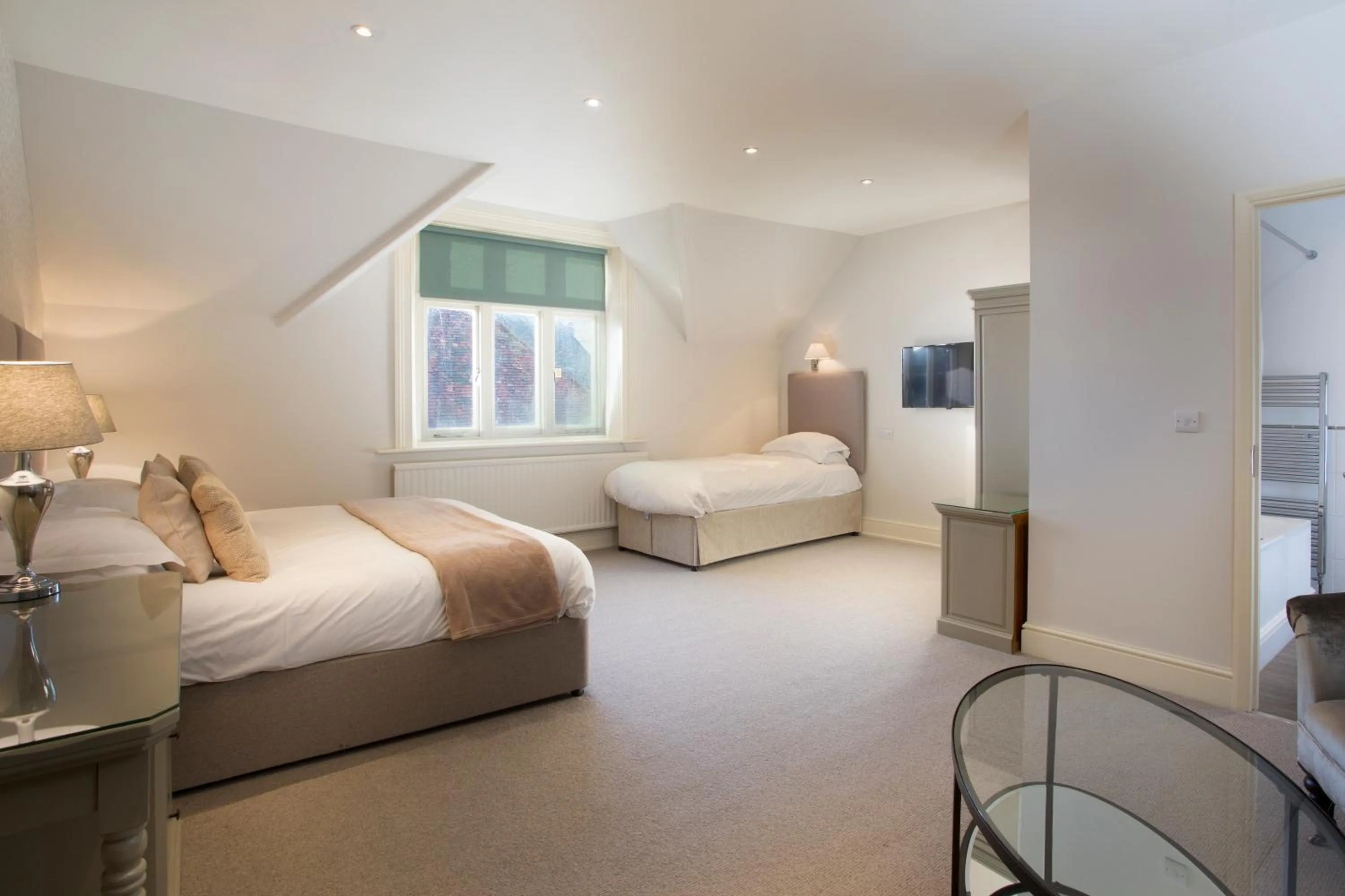 Photo of the whole room, Bed in The Bell Hotel