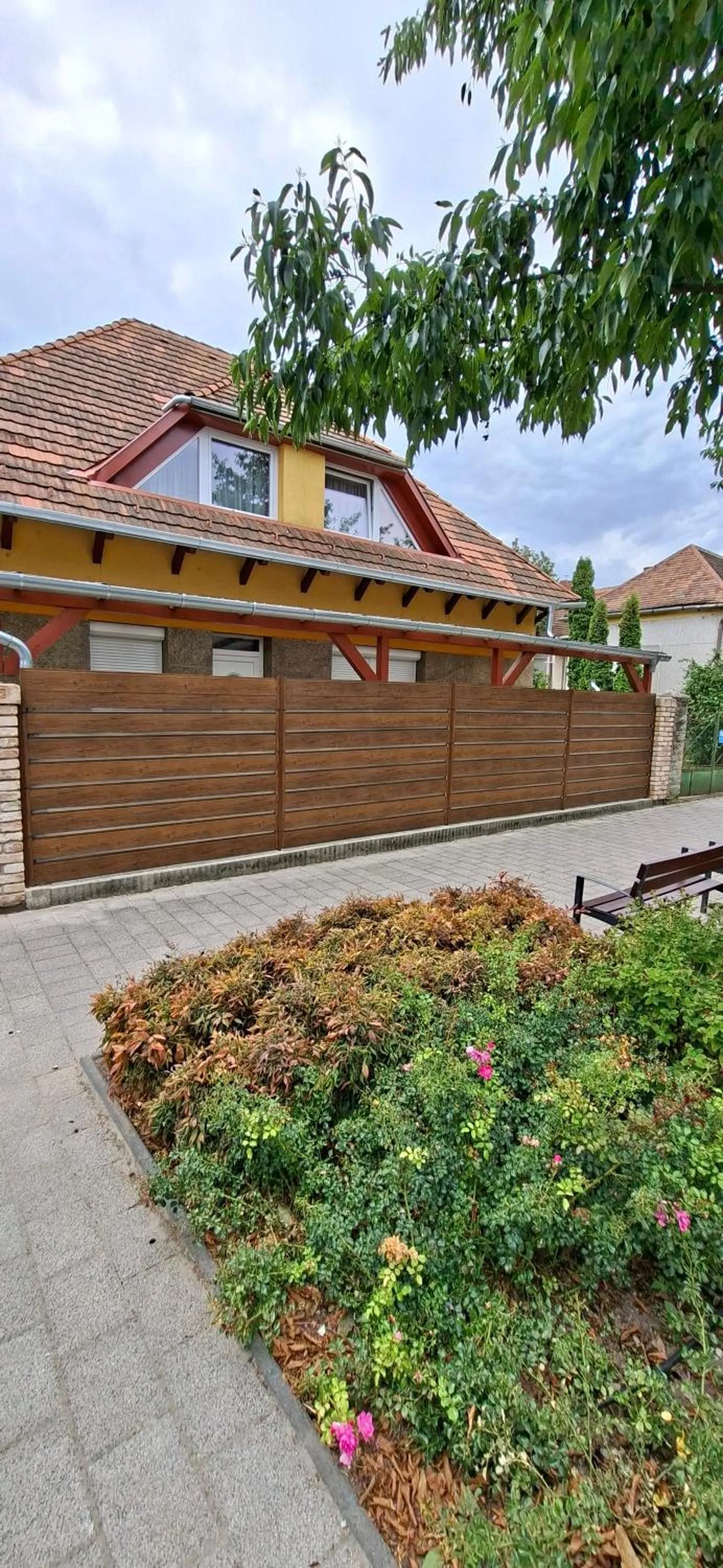 Property building in Aranyhal Apartman