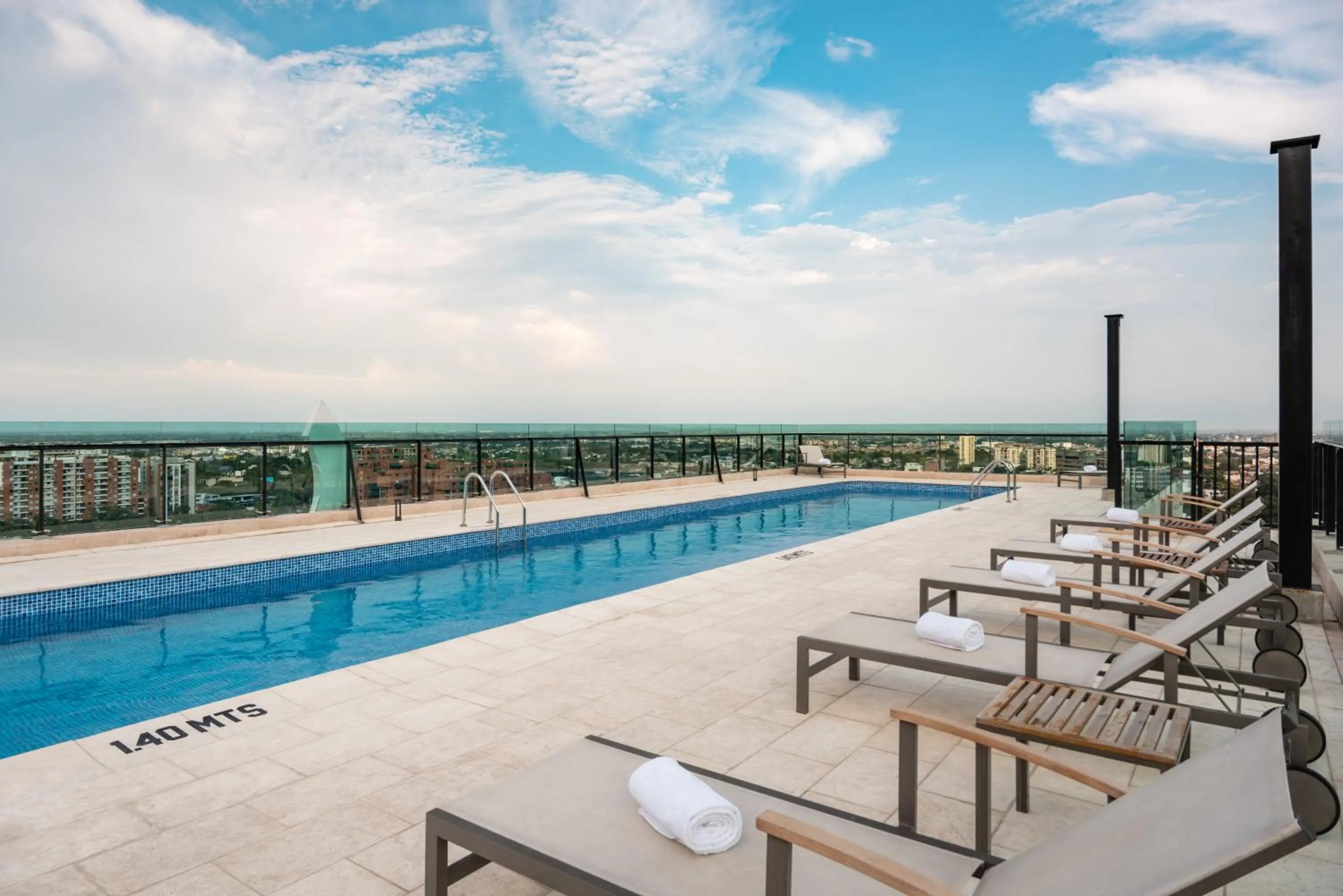 Pool view in Hotel Spirito by Spiwak Chipichape