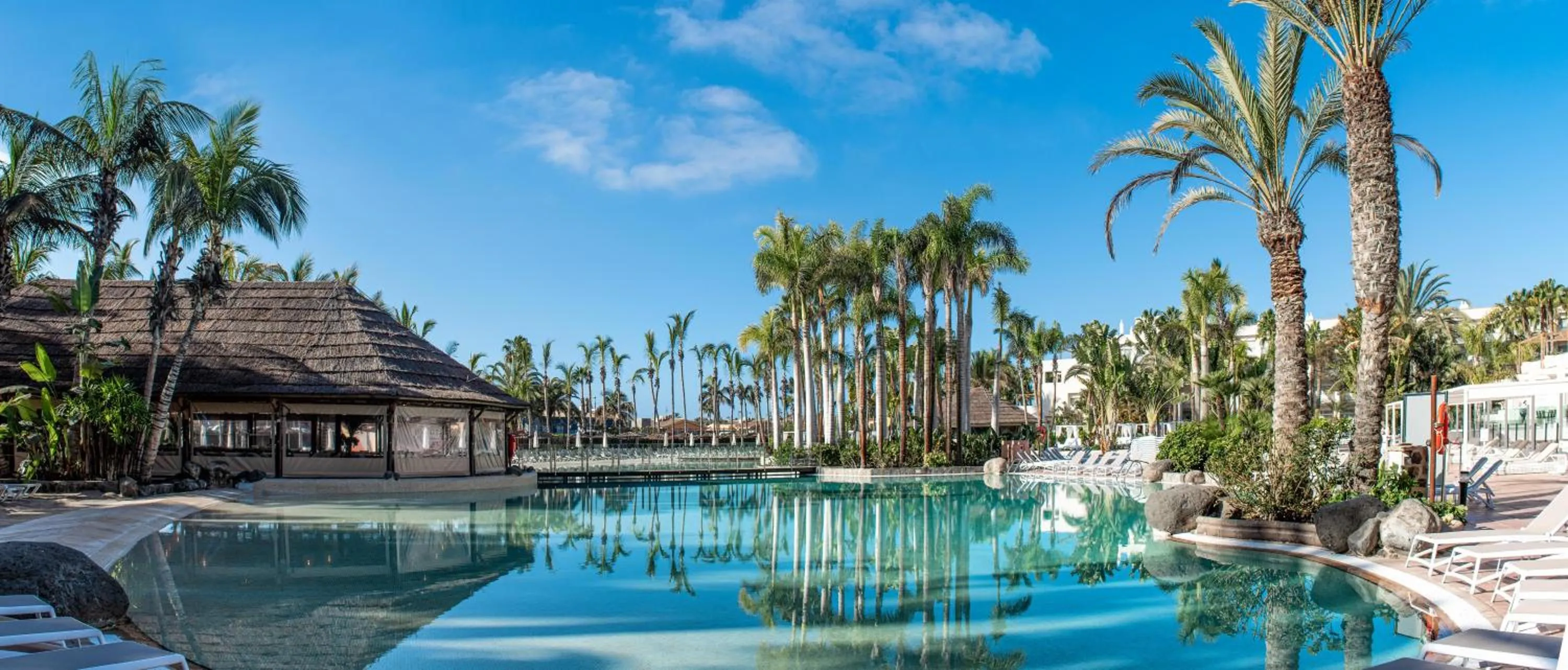 Swimming pool in Maspalomas Princess