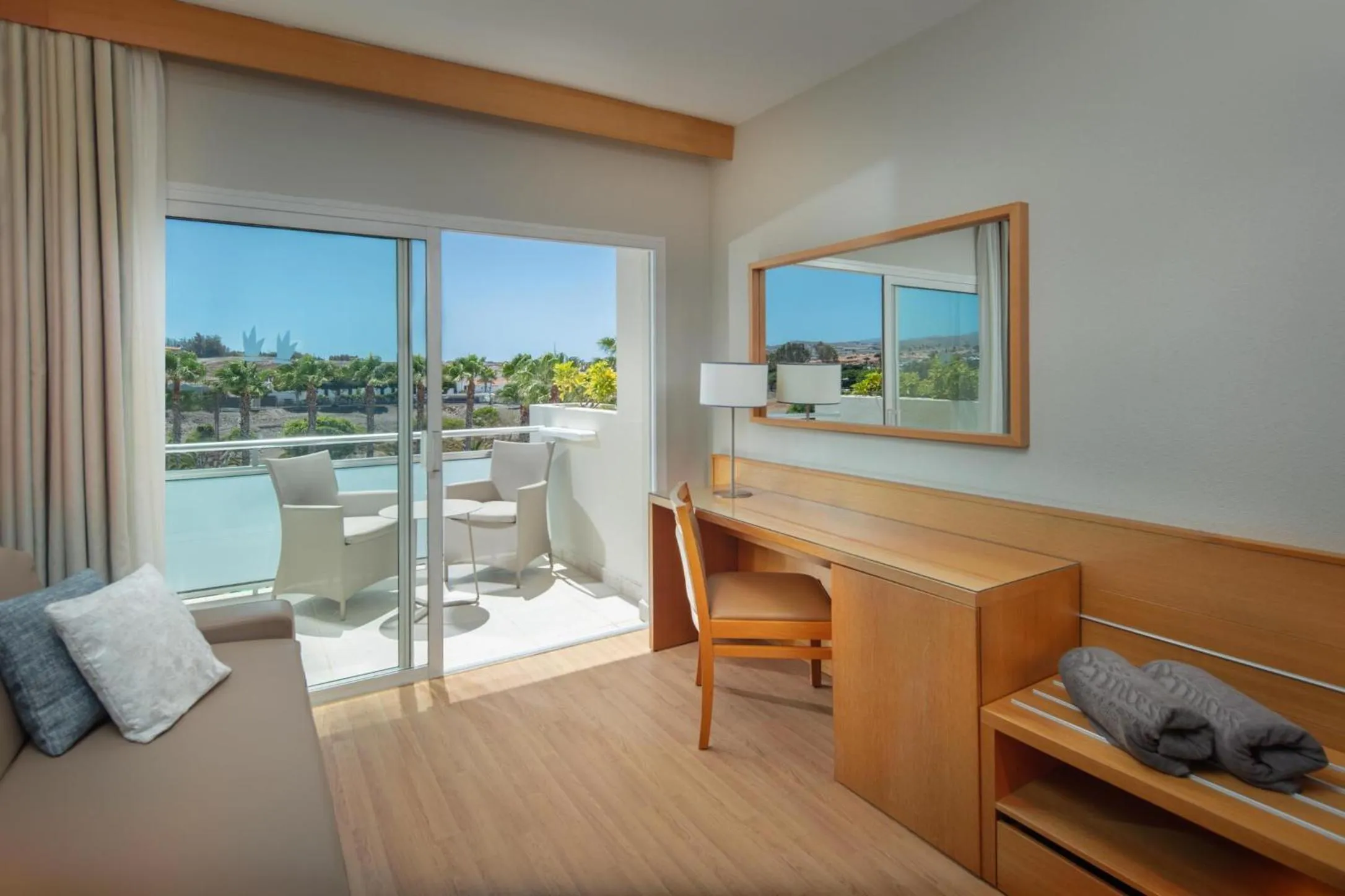 Photo of the whole room in Maspalomas Princess