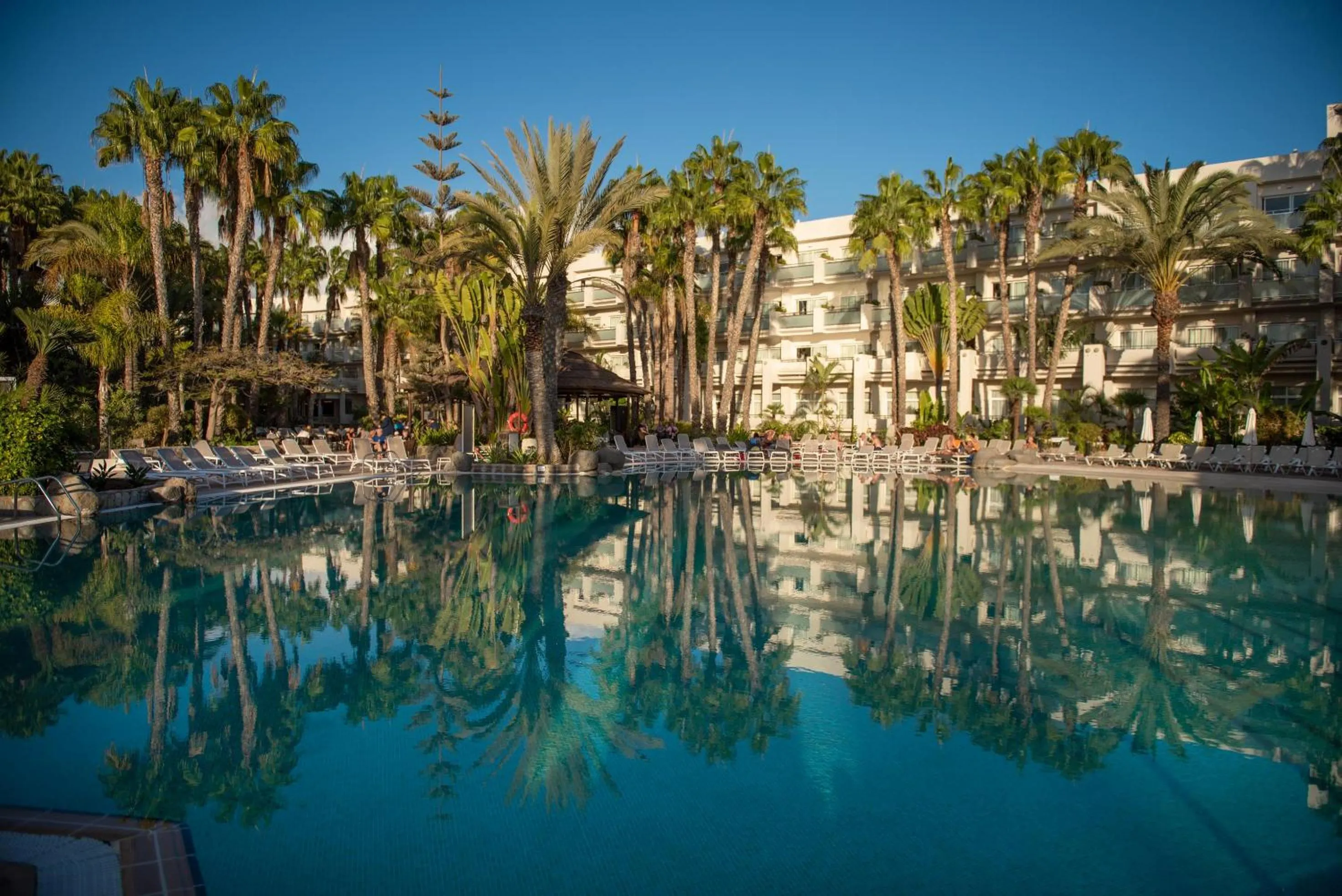 Swimming pool in Maspalomas Princess