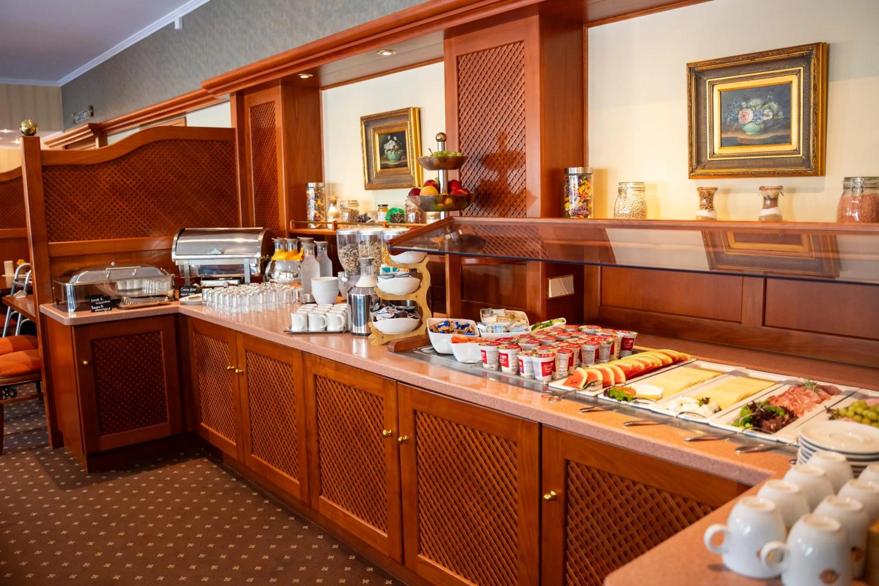 Breakfast in Hotel Unter den Linden