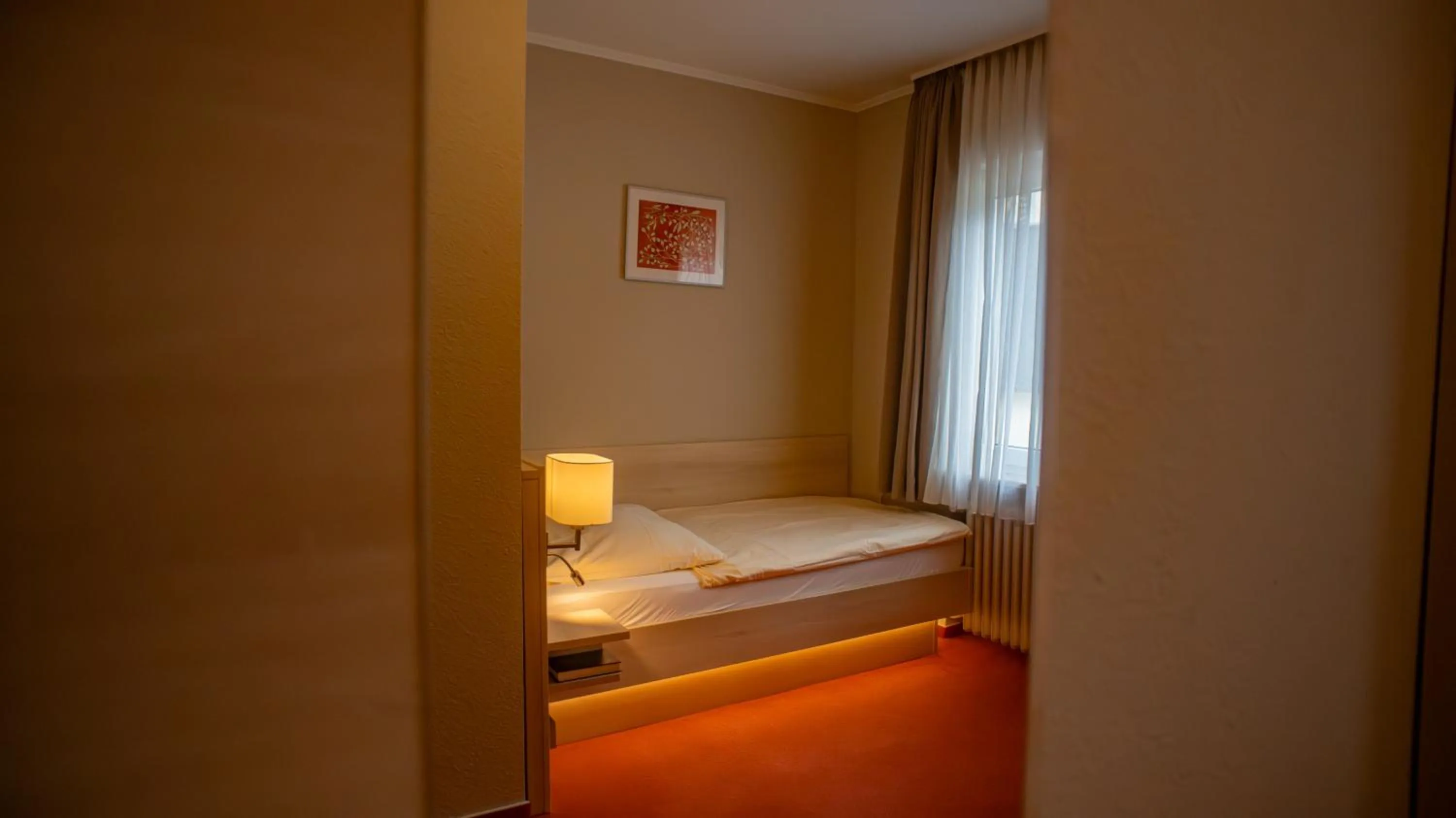 Photo of the whole room, Bed in Hotel Unter den Linden