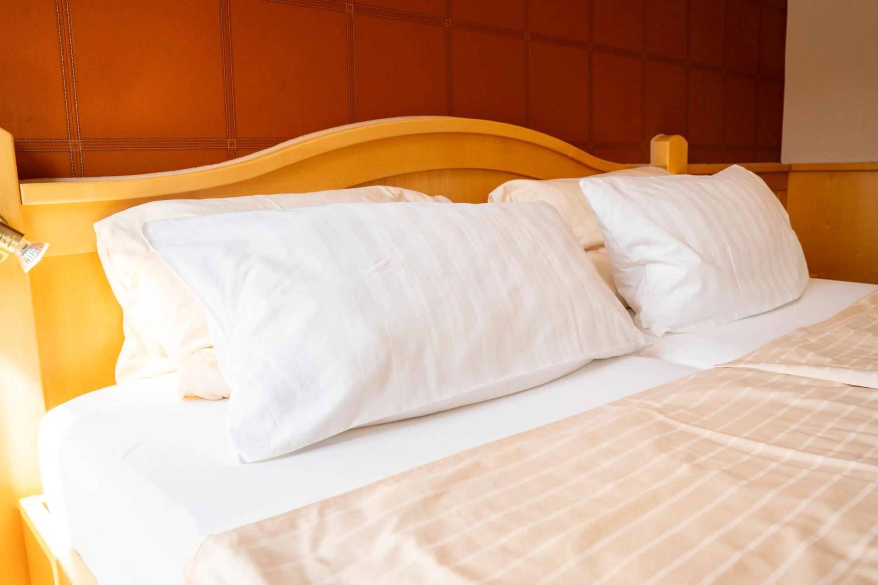 Photo of the whole room, Bed in Hotel Unter den Linden