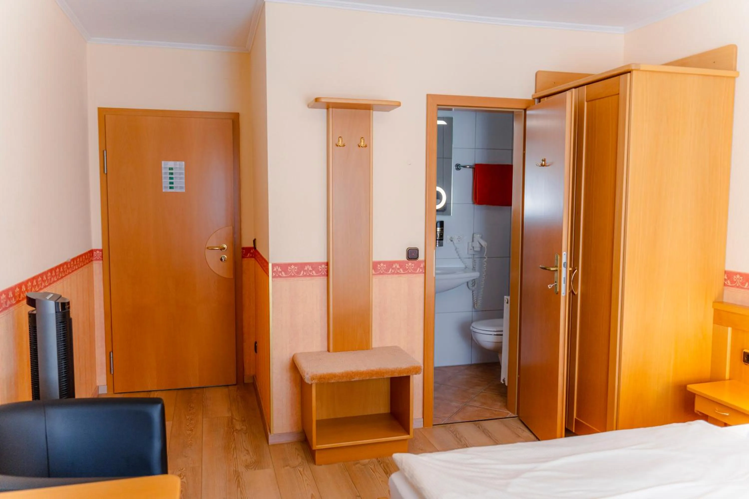 Photo of the whole room, Bed in Hotel Unter den Linden