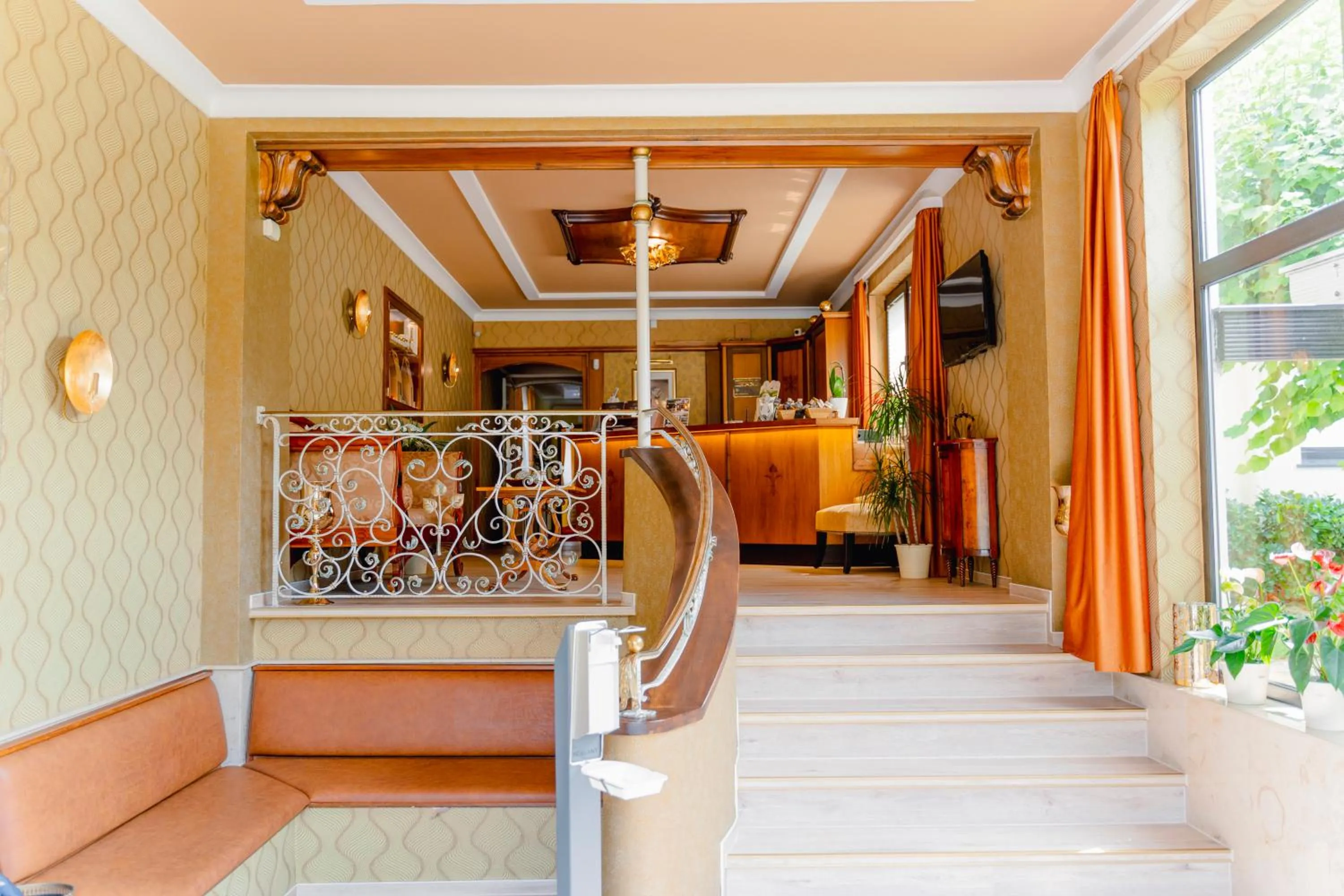 Lobby or reception in Hotel Unter den Linden