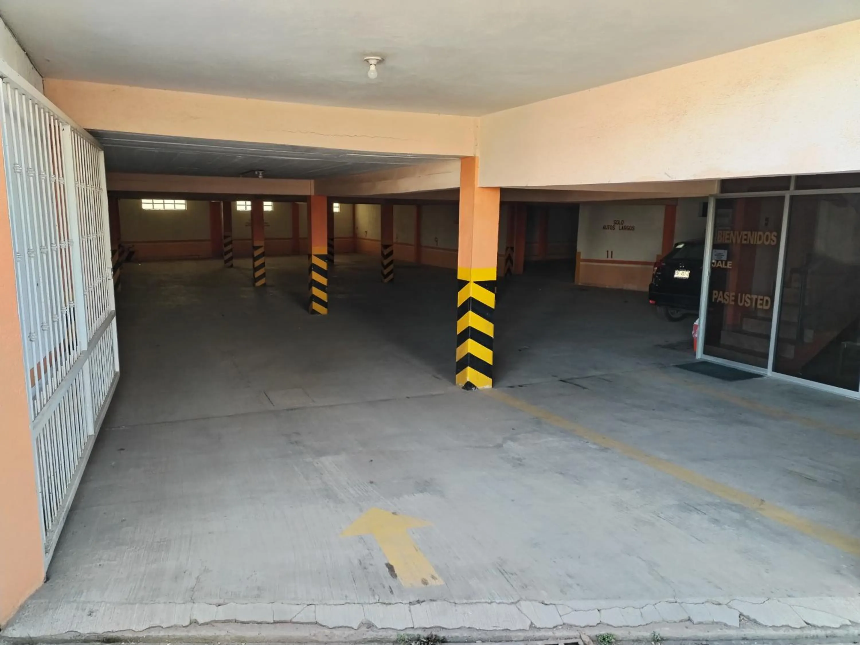 Parking in Hotel Villa De Las Flores