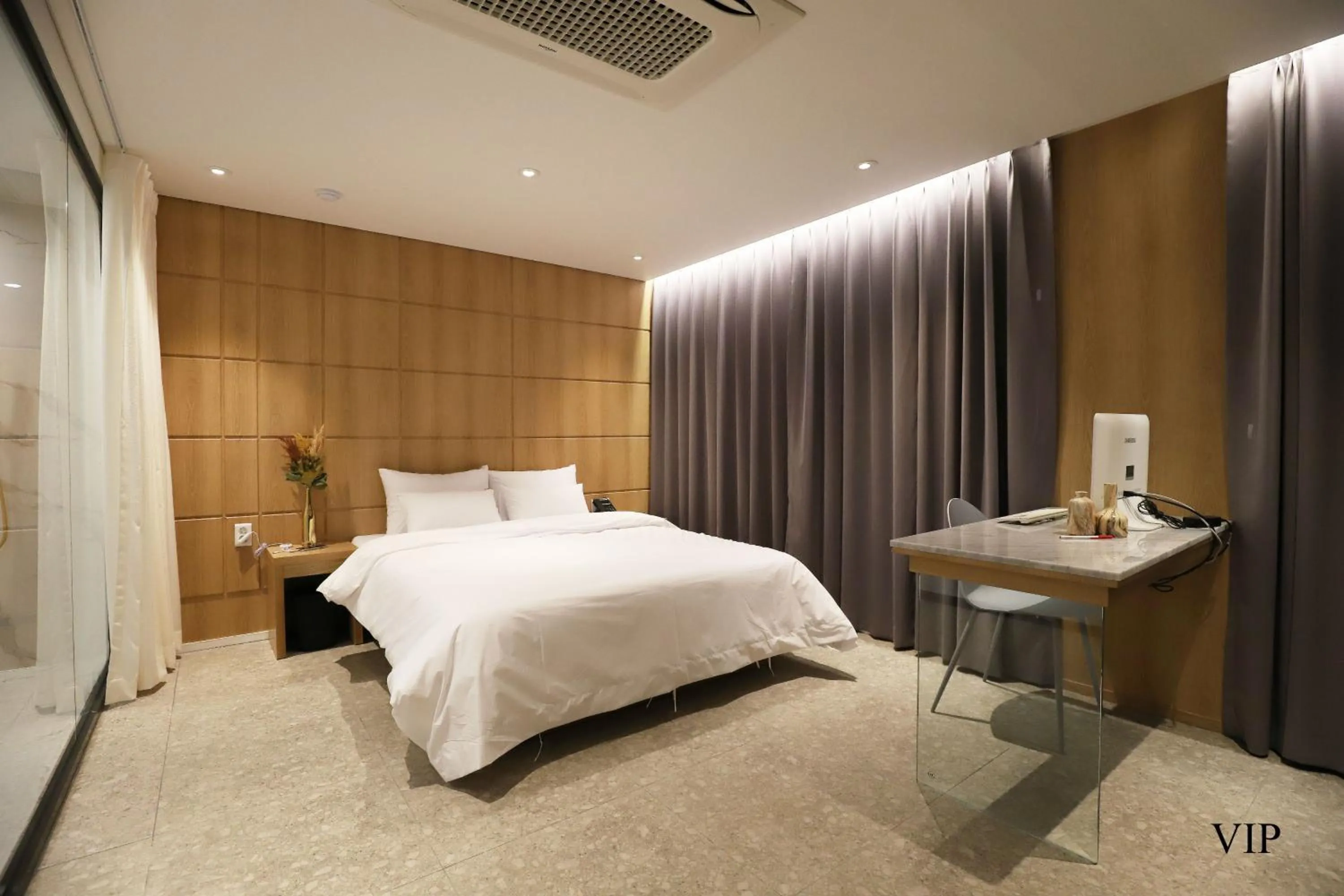 Bed in Biennale Hotel