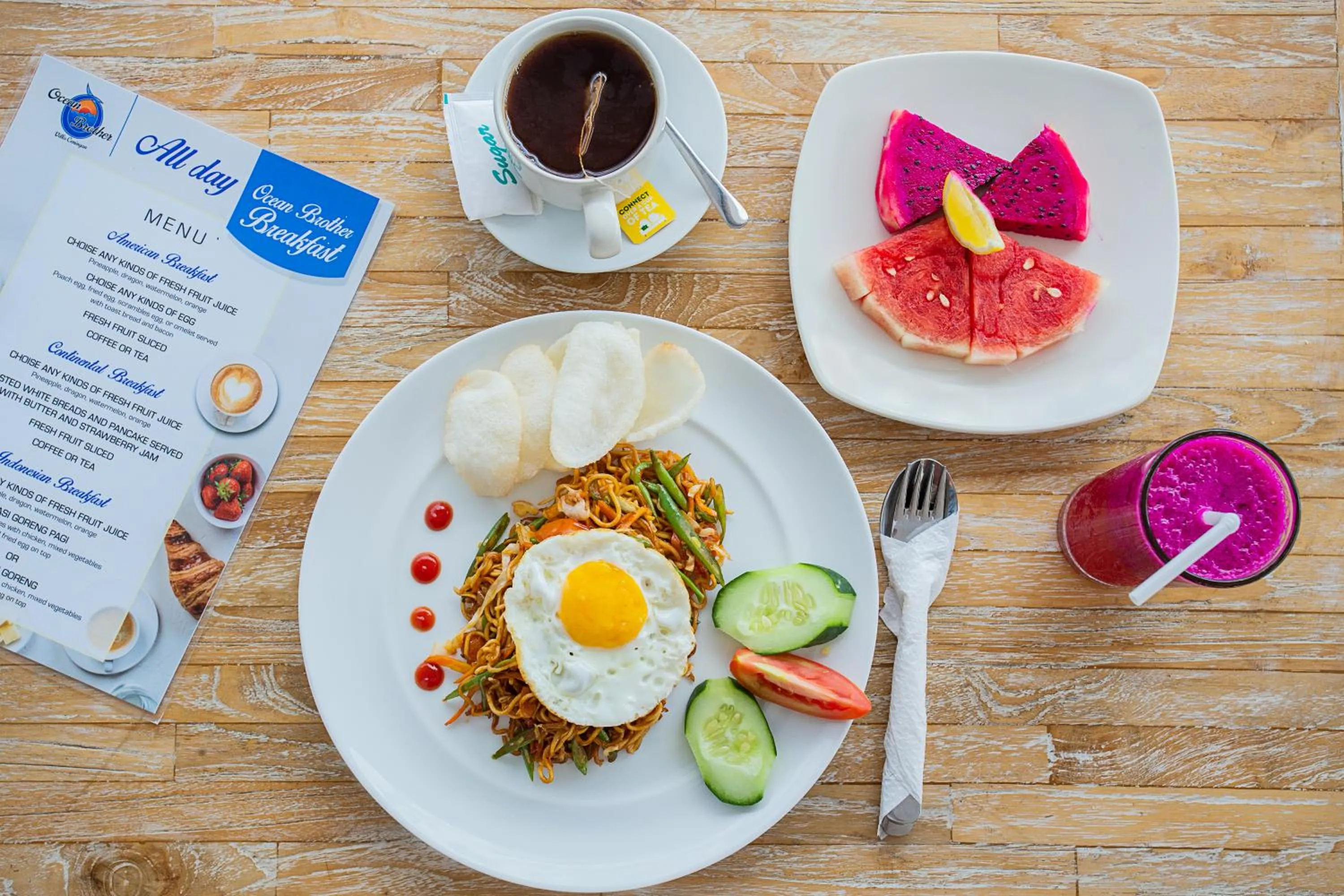 Food and drinks in Rumah Marta Ceningan Island