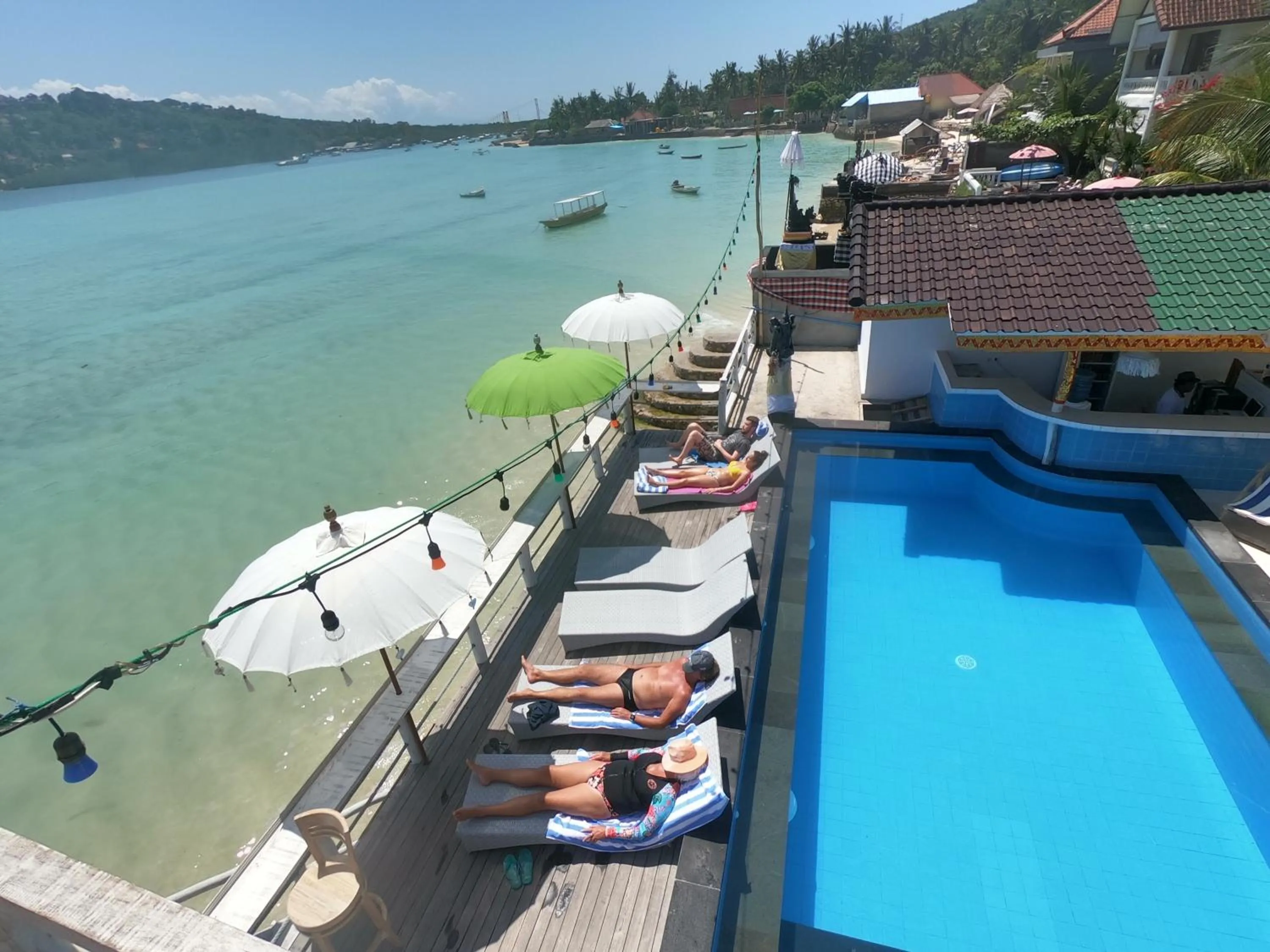 group of guests in Rumah Marta Ceningan Island