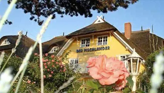 Property building in Der Fischländer Garni