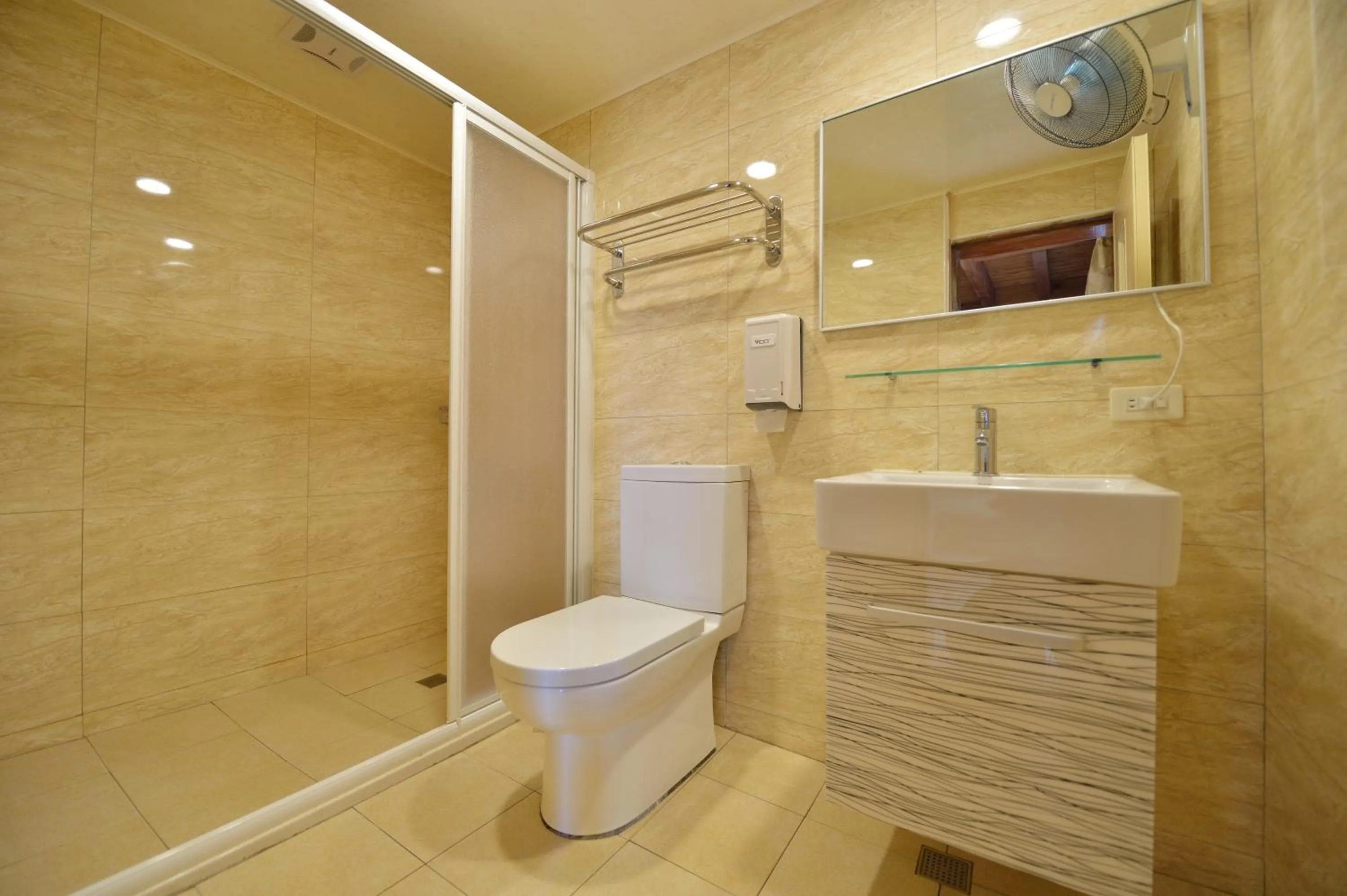 Shinmingshan Holiday Inn