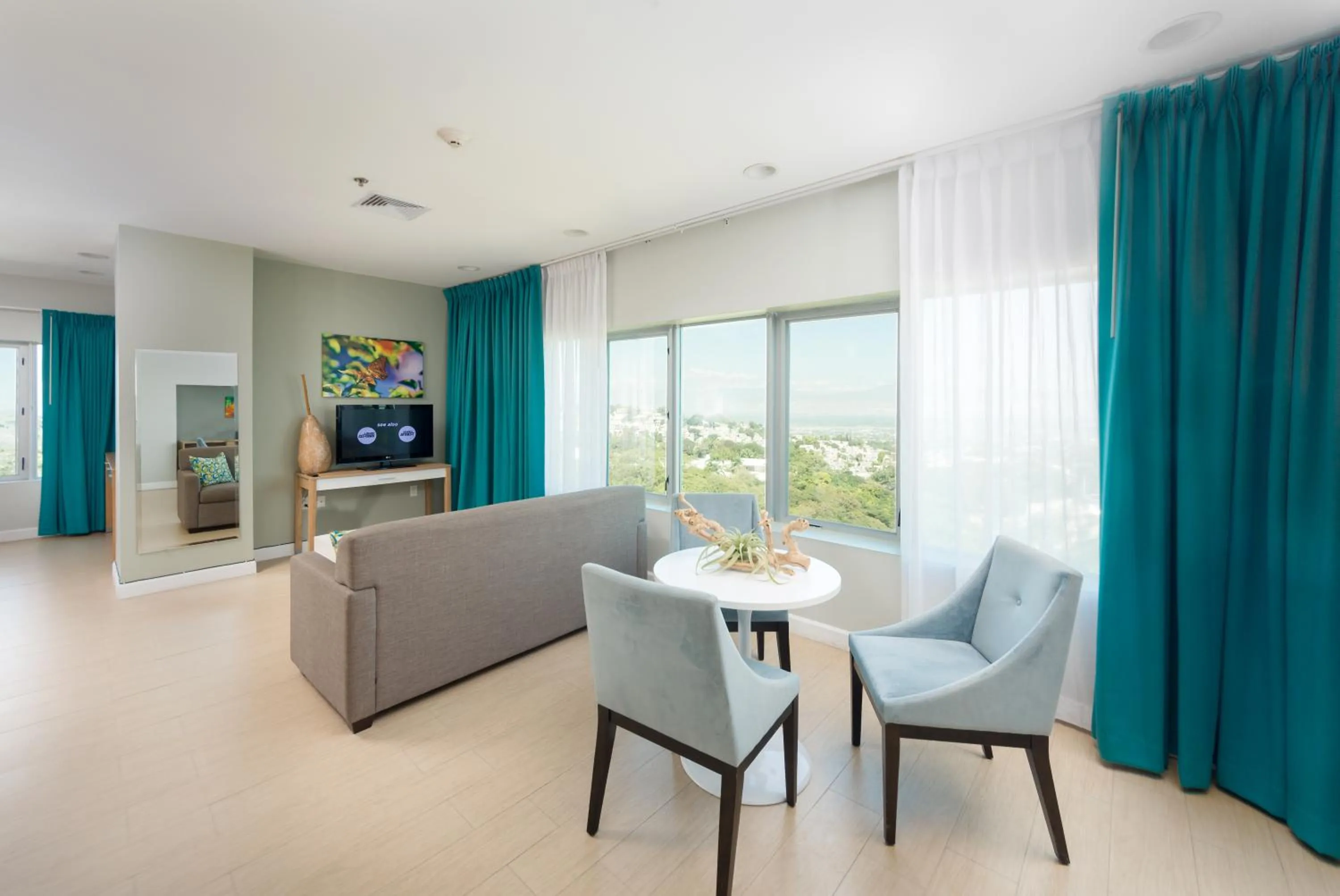 Garden view in Hotel Royal Oasis