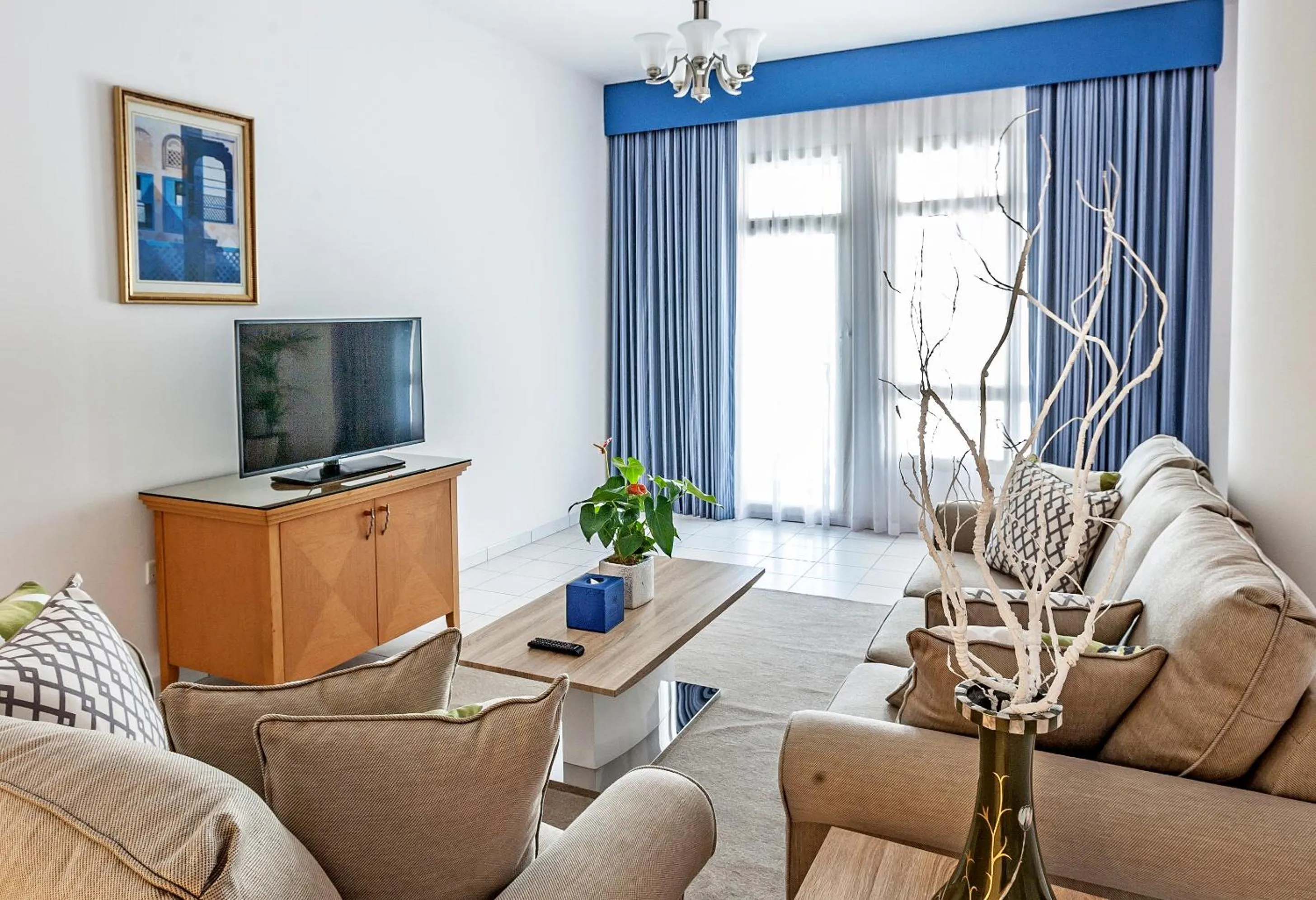 TV and multimedia in Roda Al Murooj Residences