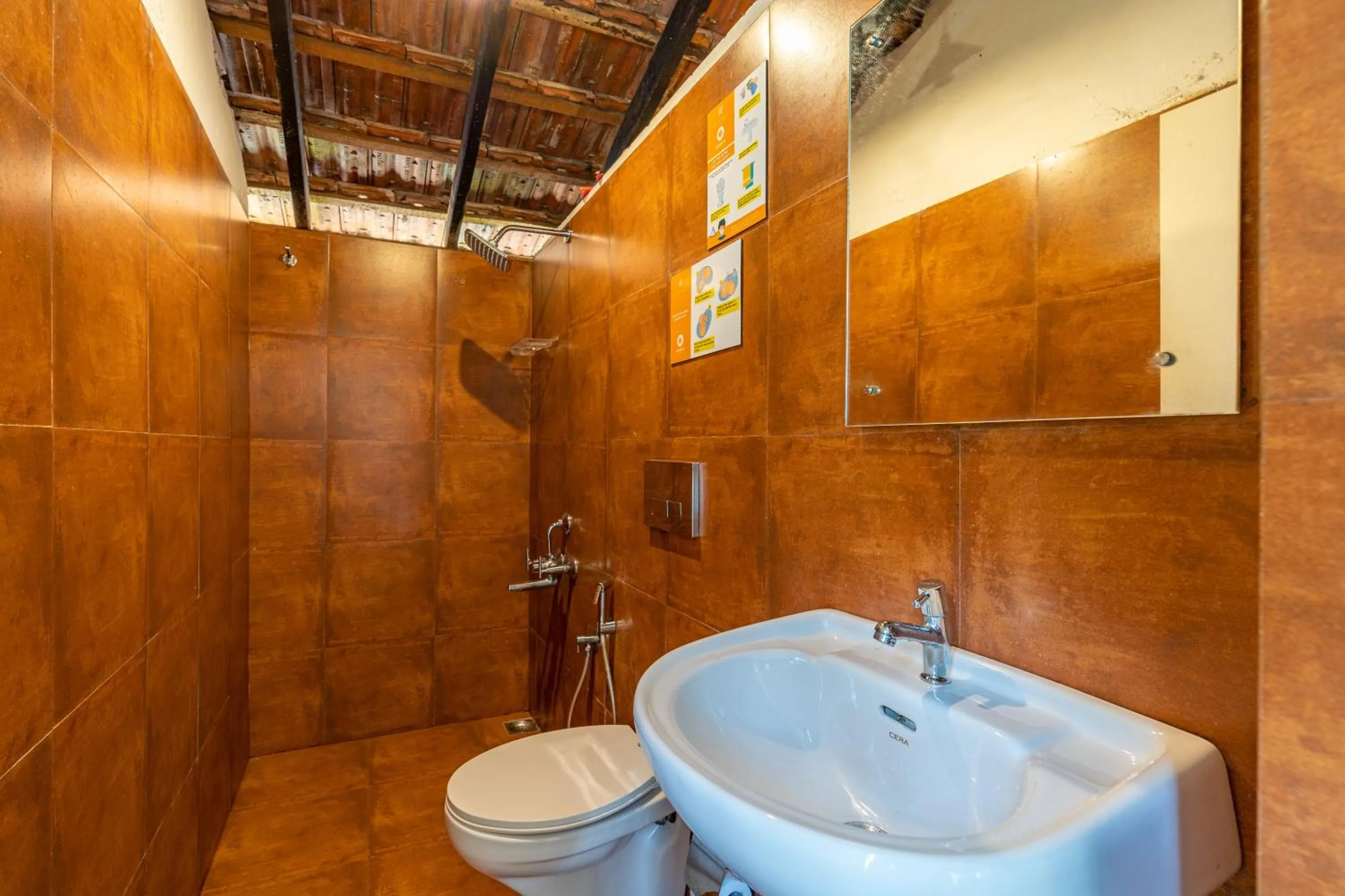 Shower in Zostel Plus Wayanad