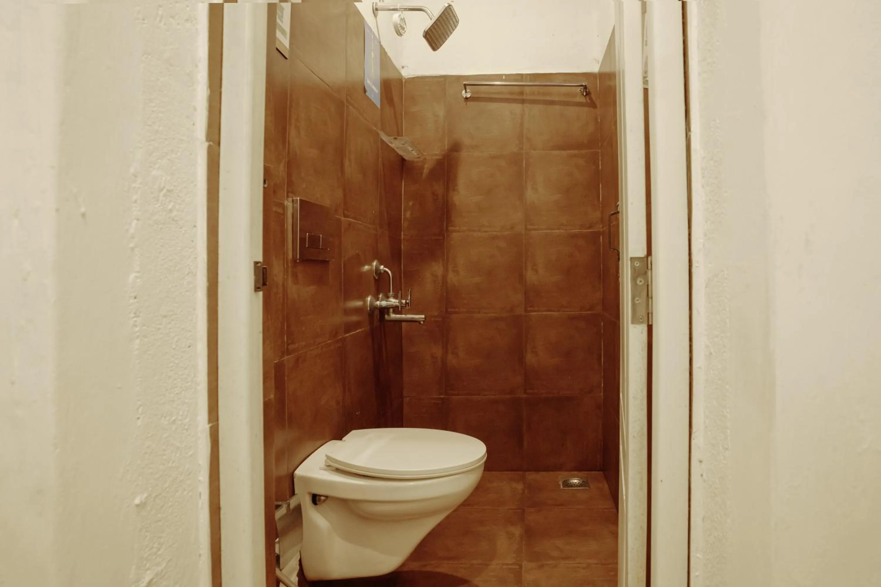 Shower in Zostel Plus Wayanad