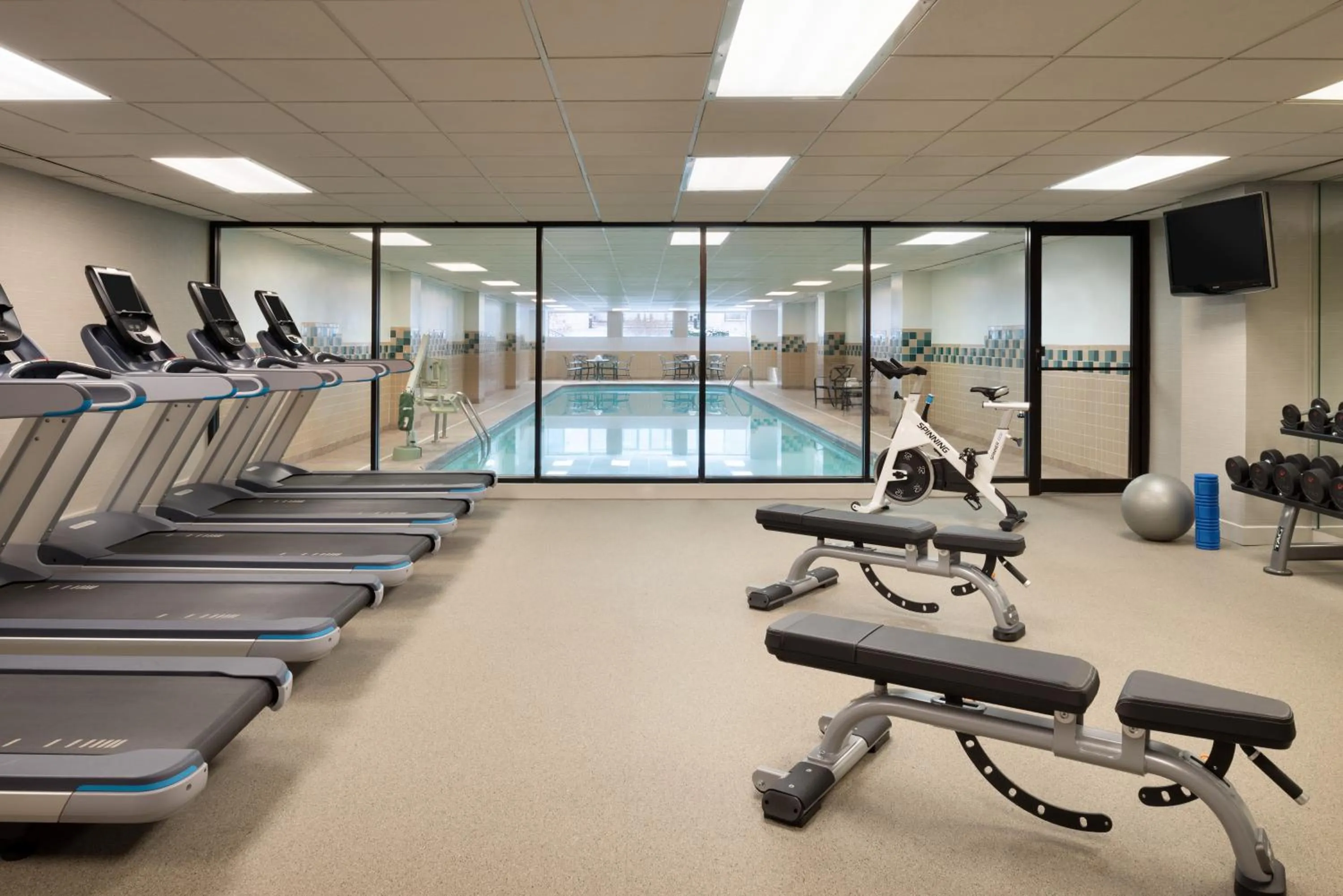 Swimming pool in Hyatt Regency Schaumburg Chicago