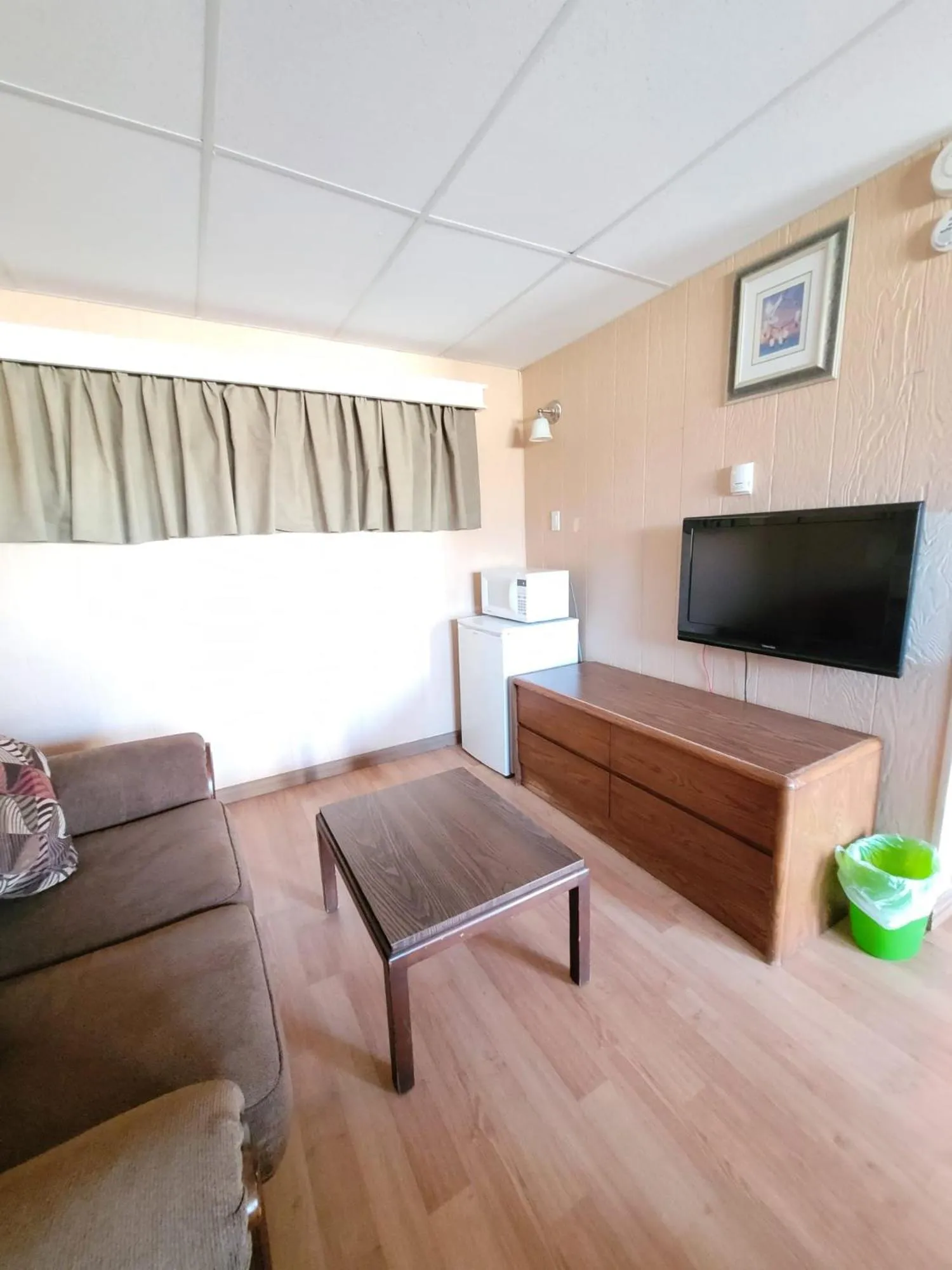 Seating area in Shannon Motel