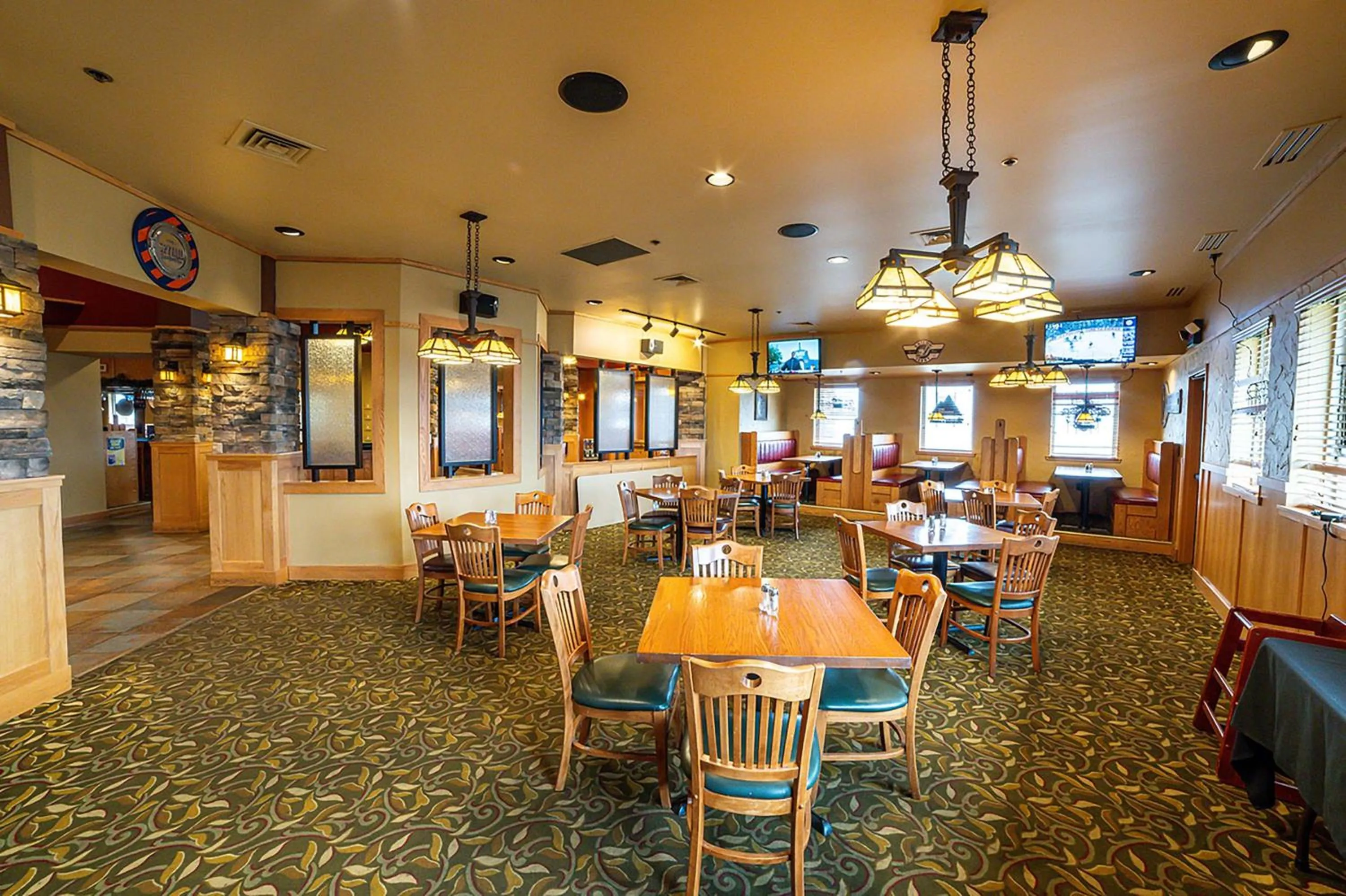 Restaurant/places to eat in The Lodge at Brainerd Lakes, Trademark Collection by Wyndham