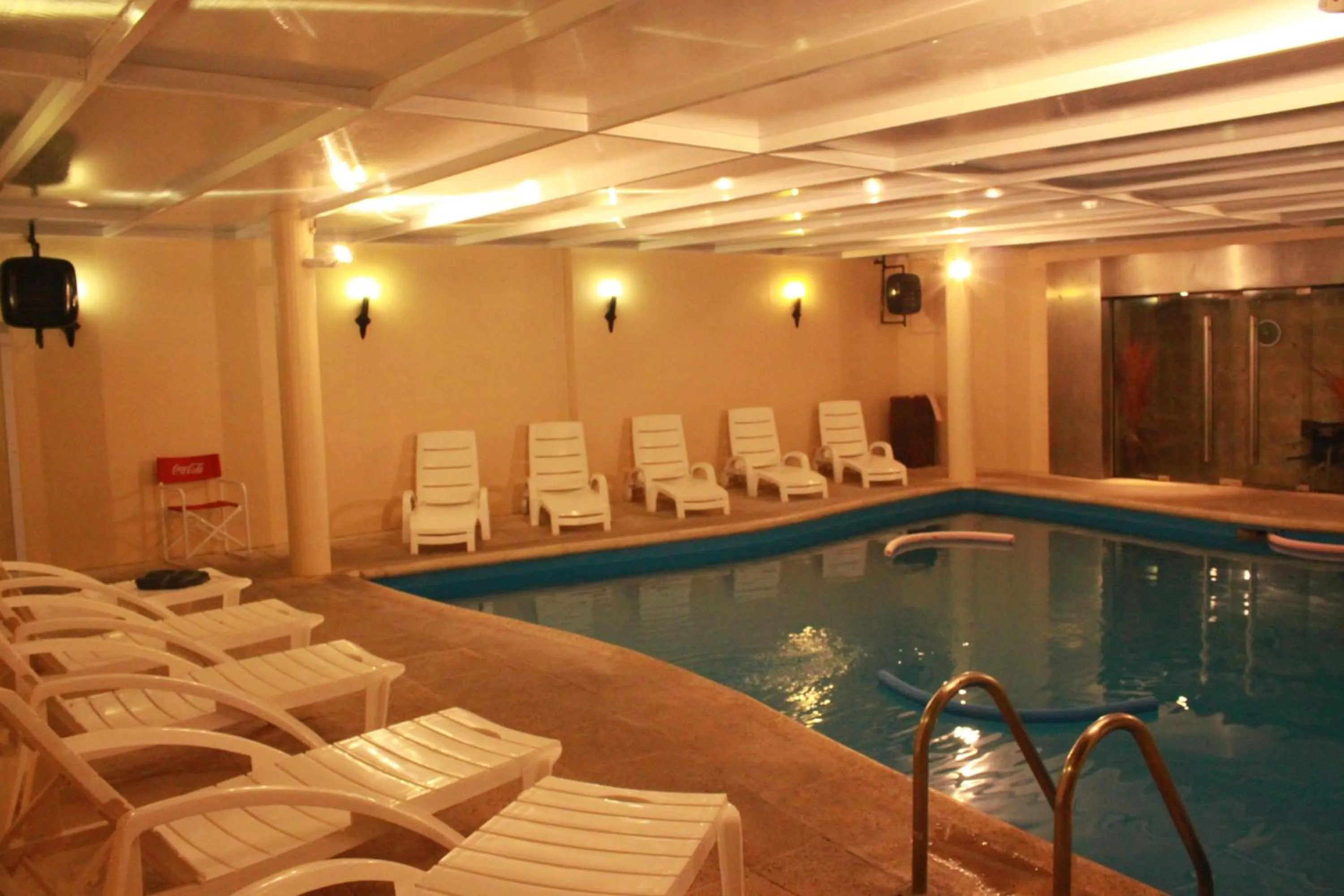 Swimming pool in Howard Johnson by Wyndham San Pedro