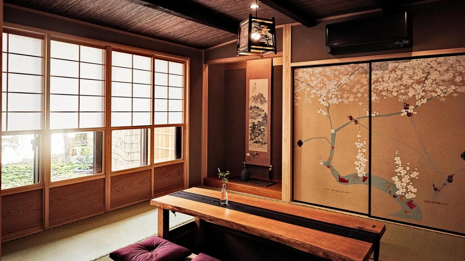 Communal lounge/ TV room in Kokonoe Machiya