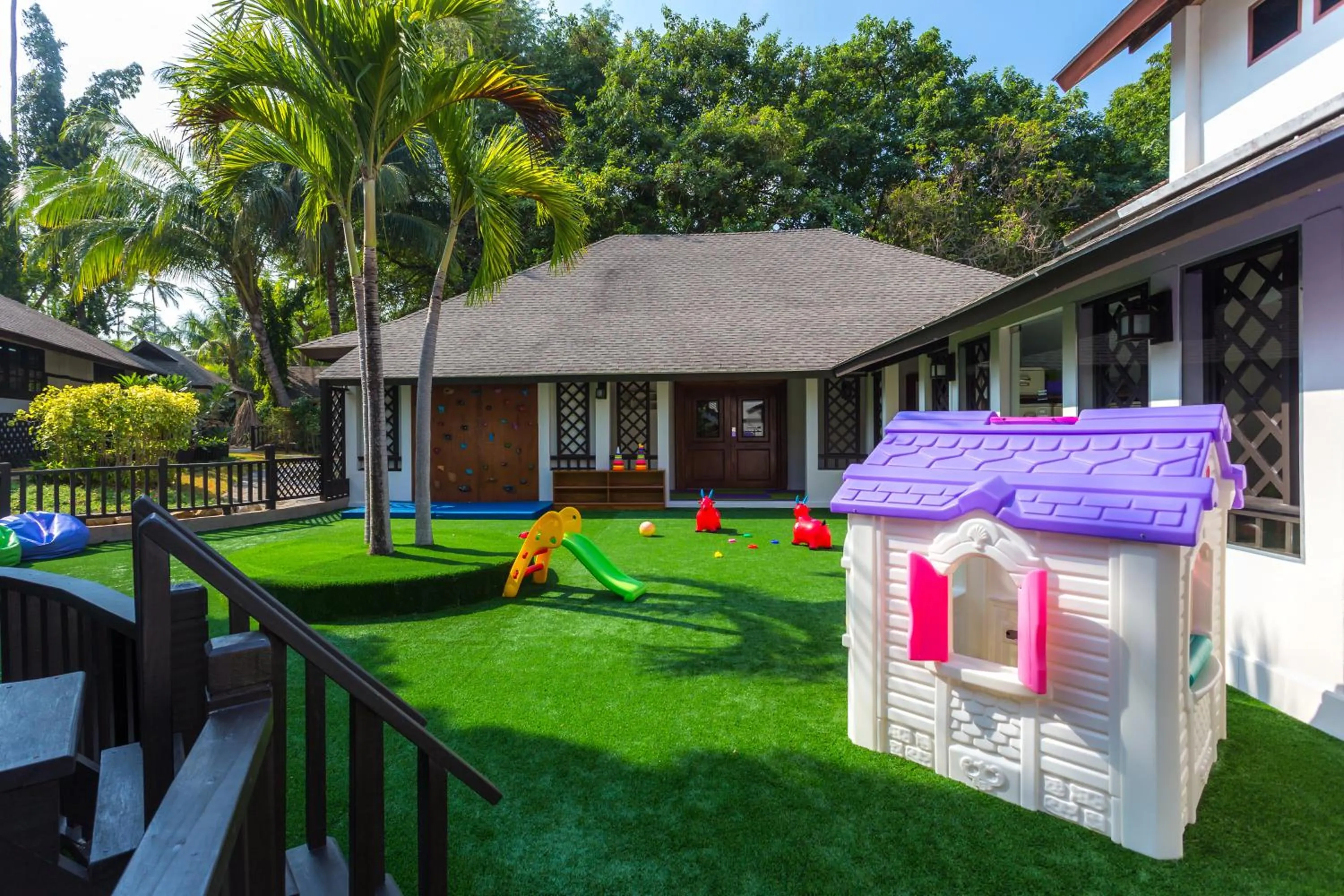 Day in Phi Phi Holiday Resort