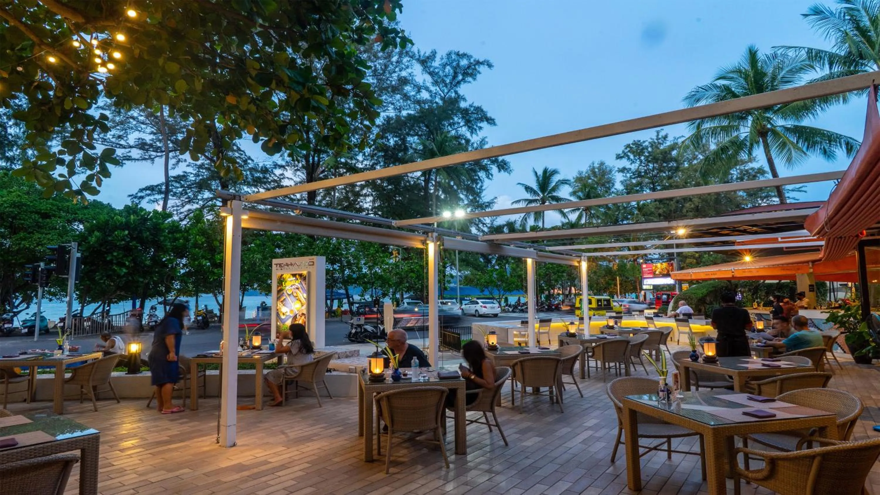 Restaurant/places to eat in Holiday Inn Resort Phuket by IHG
