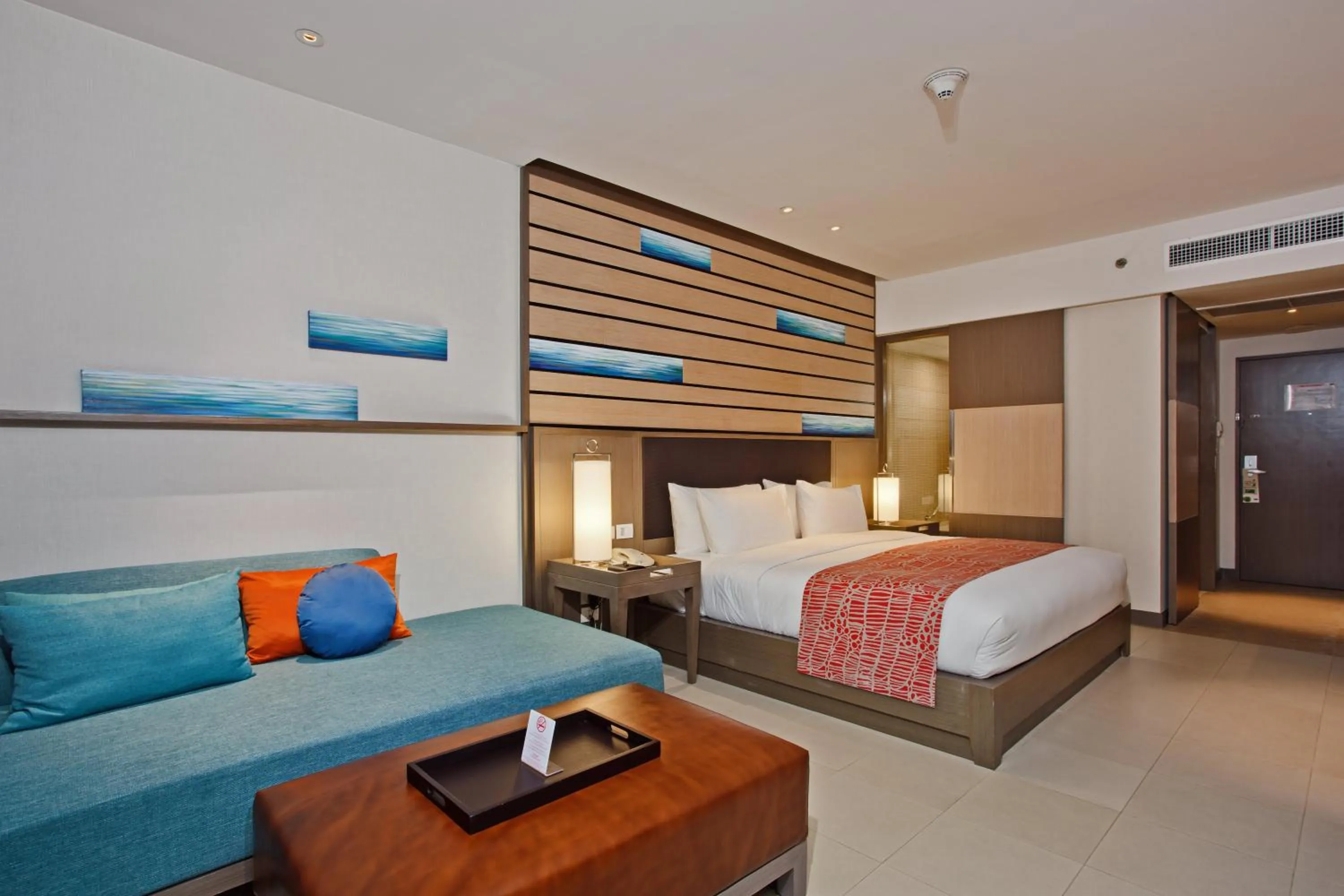 Photo of the whole room, Bed in Holiday Inn Resort Phuket by IHG