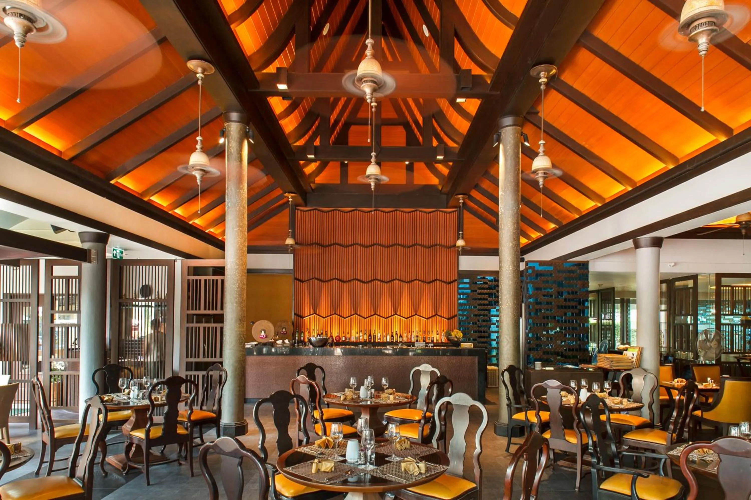 Restaurant/places to eat in Holiday Inn Resort Phuket by IHG
